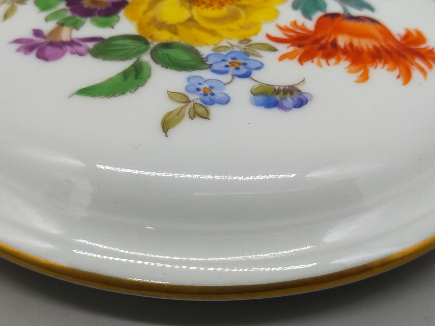 Meissen Porzellan Dose mit Deckel – Handbemalt & Goldfarberand