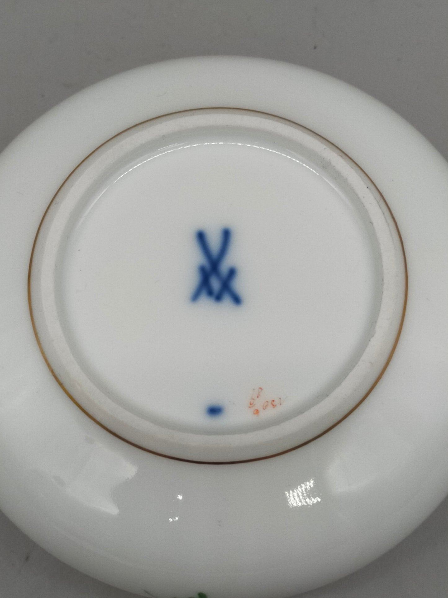 Meissen Porzellan Dose mit Deckel – Handbemalt & Goldfarberand