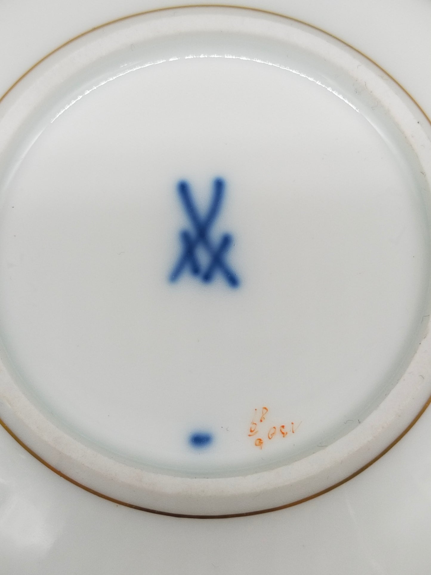 Meissen Porzellan Dose mit Deckel – Handbemalt & Goldfarberand