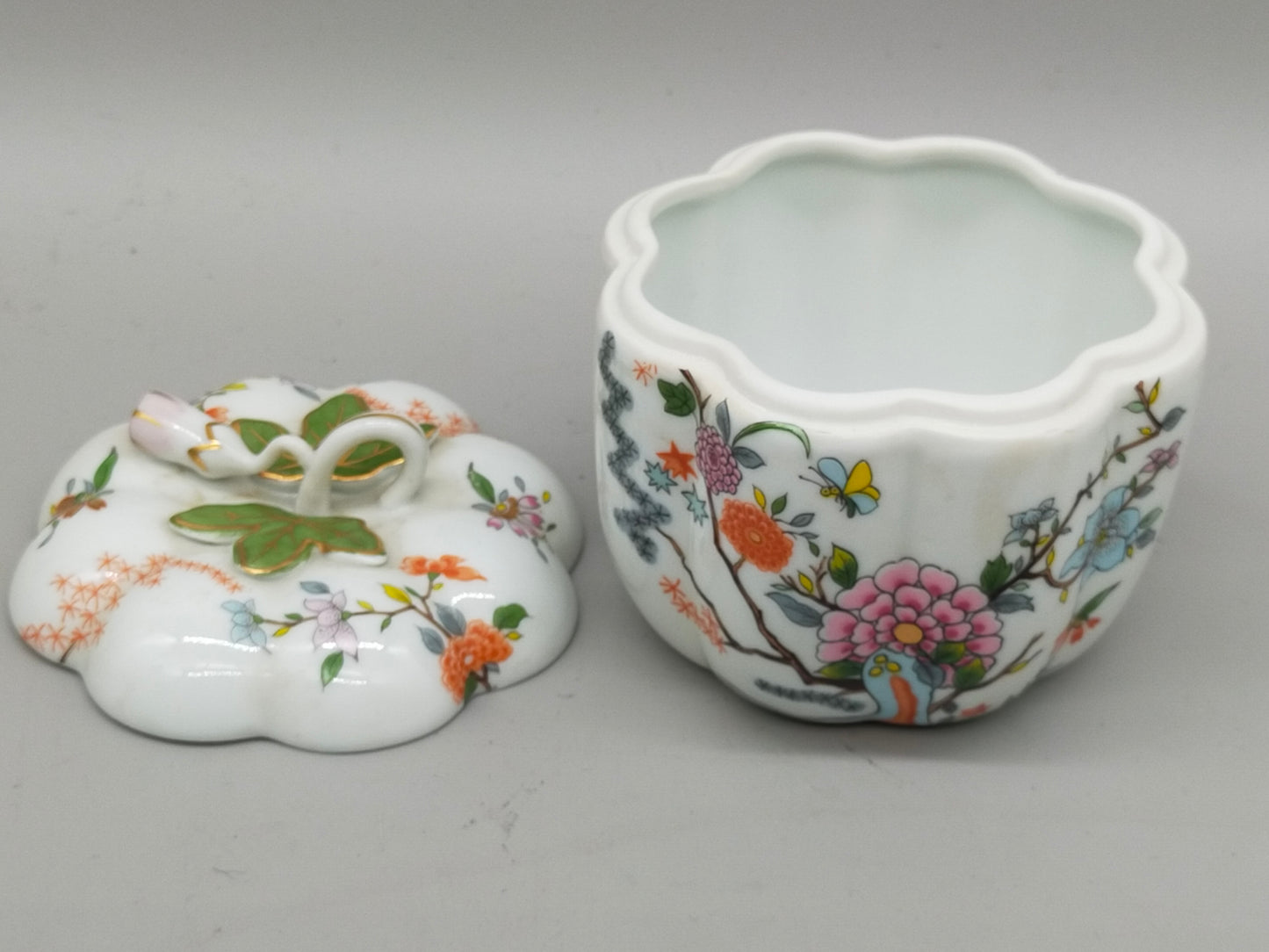 Aichi Seto Japan Porzellan Dose – Floral bemalt mit Deckel & Gold