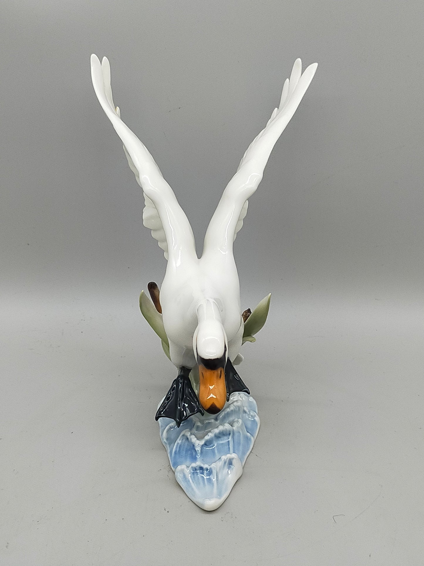 Lorenz Hutschenreuther Schwan Figur – Elegante Porzellan Skulptur