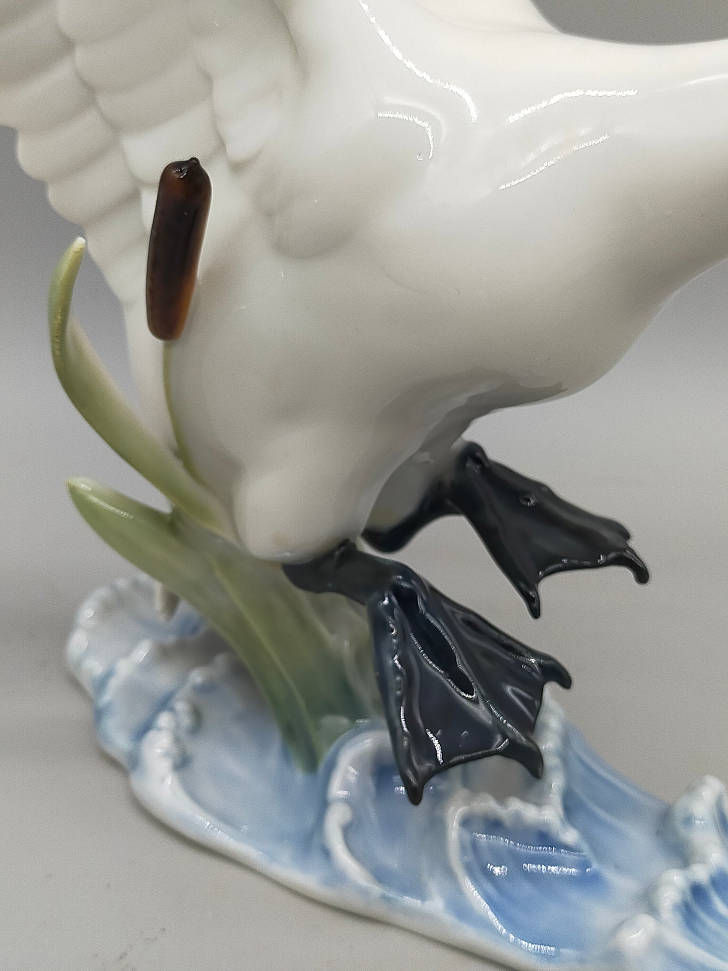 Lorenz Hutschenreuther Schwan Figur – Elegante Porzellan Skulptur
