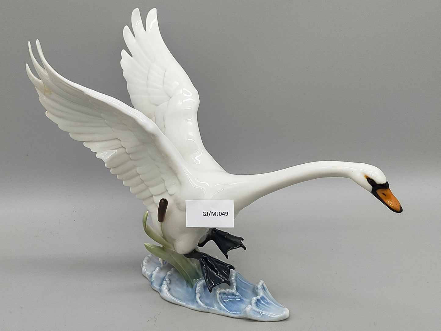 Lorenz Hutschenreuther Schwan Figur – Elegante Porzellan Skulptur