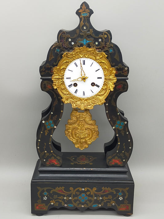 Antike Tischuhr im Barockstil – Handbemalt & reich verziert