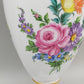 Prachtvolle Dresden Porzellan Schwanenhenkel Vase – Handbemaltes Blumendekor