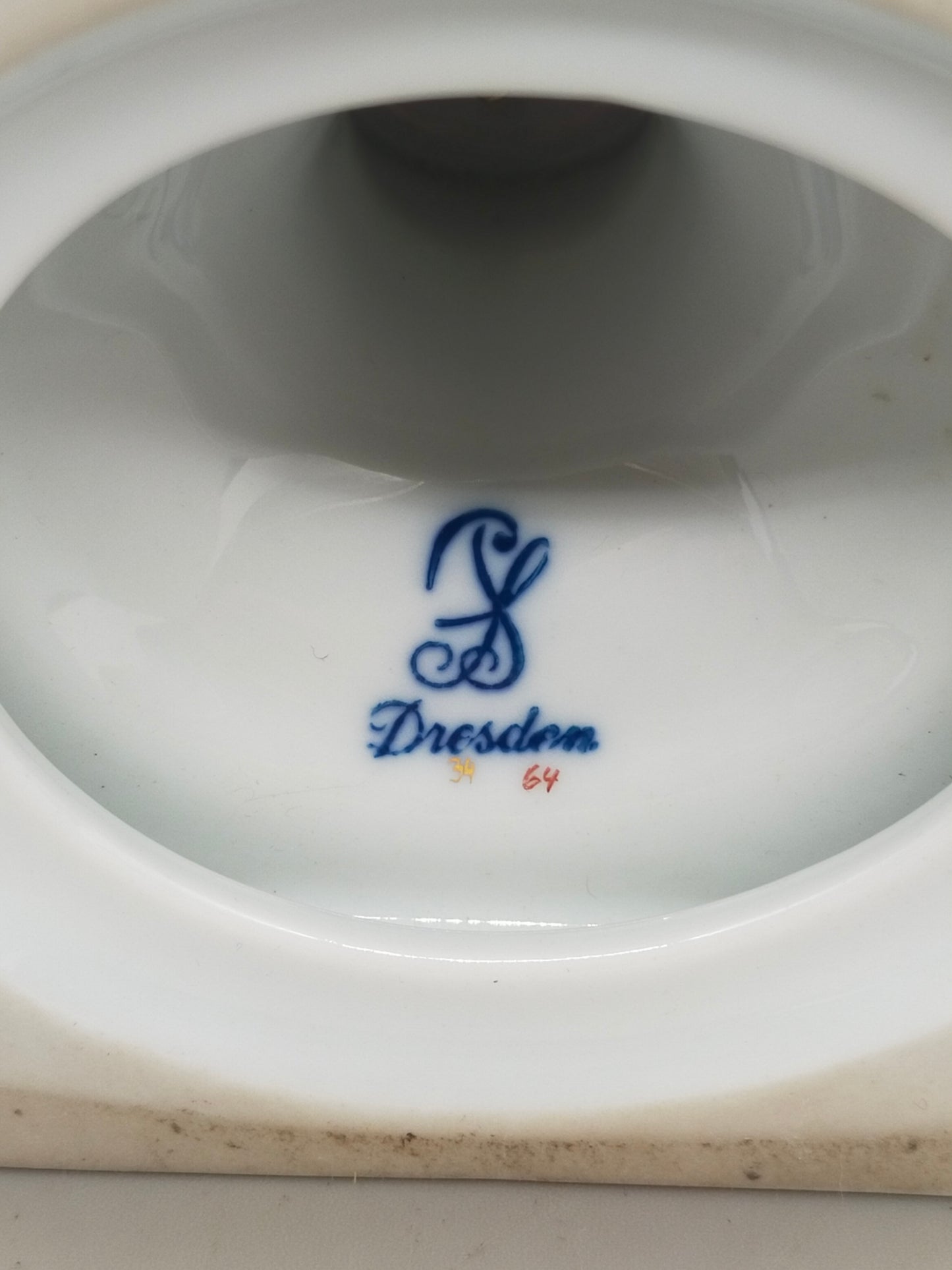 Prachtvolle Dresden Porzellan Schwanenhenkel Vase – Handbemaltes Blumendekor
