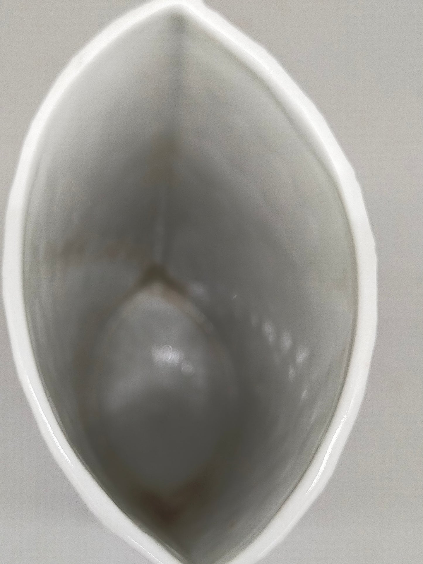 Zeitlose Alka Kunst Bavaria Vase – Weißes Relief-Design für modernes Wohnen