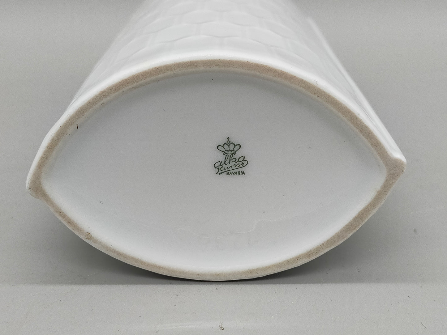 Zeitlose Alka Kunst Bavaria Vase – Weißes Relief-Design für modernes Wohnen