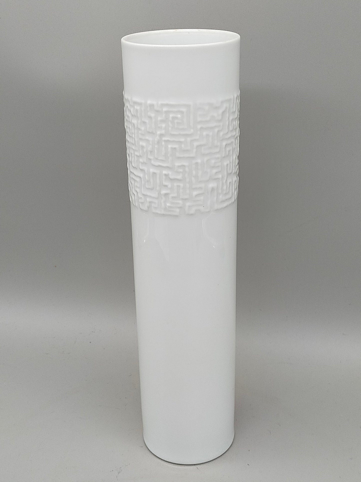 Edle AK Kaiser Porzellan Vase „Eos“ – Weißes Relief Design von M. Frey