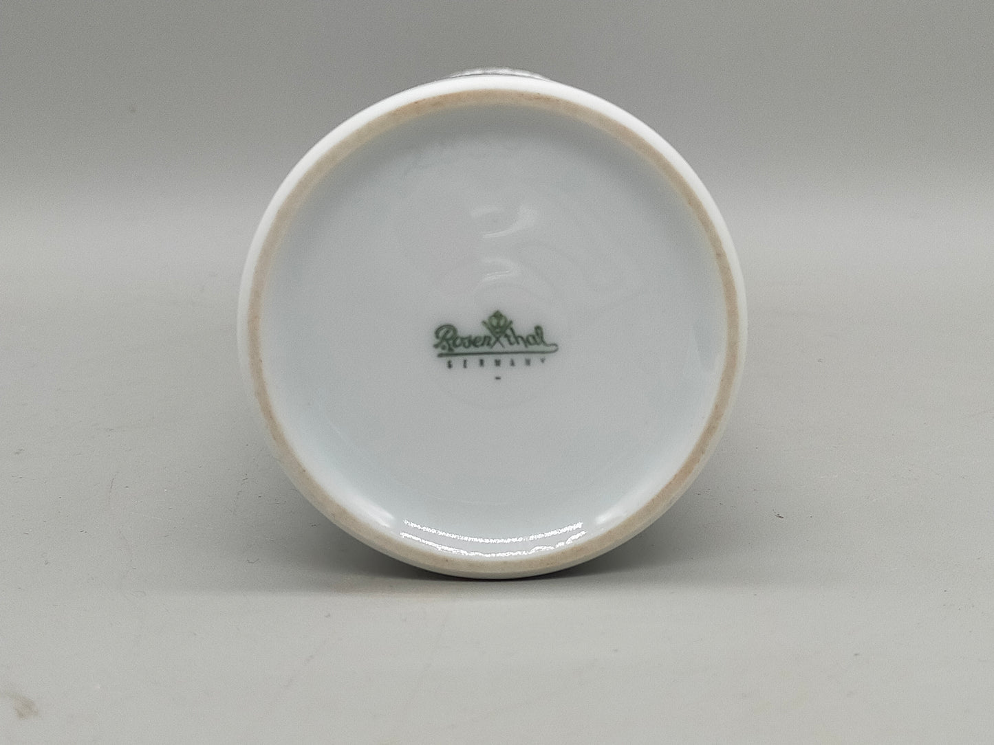 Edle AK Kaiser Porzellan Vase „Eos“ – Weißes Relief Design von M. Frey