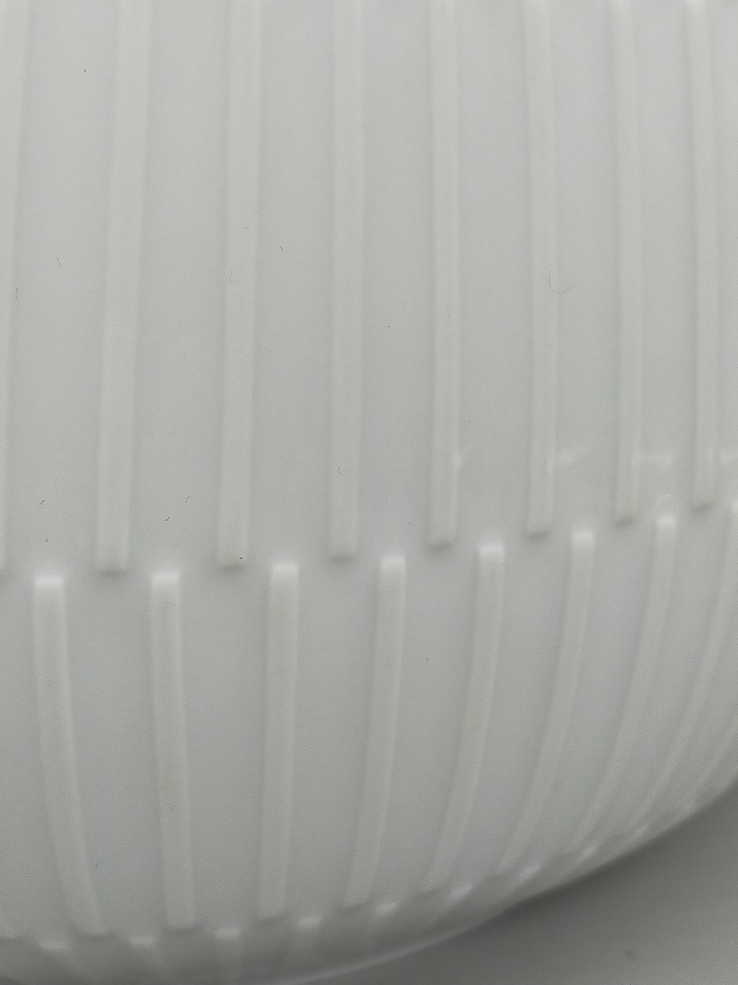 Exklusive H&G  Selb Bavaria Porzellan Vase – Weißes Relief-Design