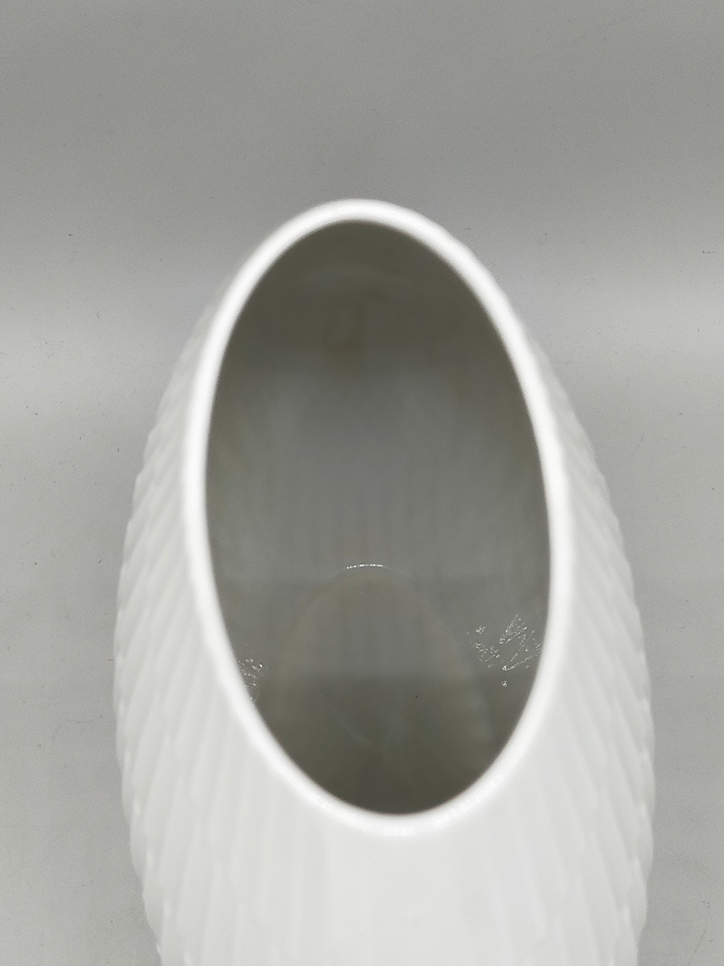 Exklusive H&G  Selb Bavaria Porzellan Vase – Weißes Relief-Design