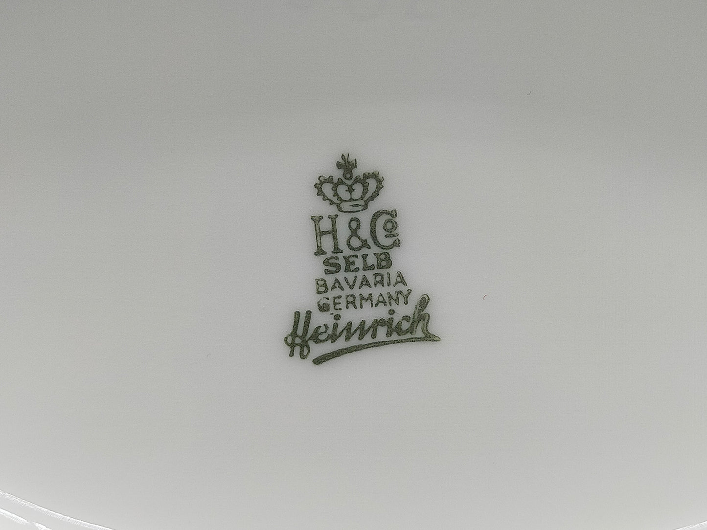 Exklusive H&G  Selb Bavaria Porzellan Vase – Weißes Relief-Design