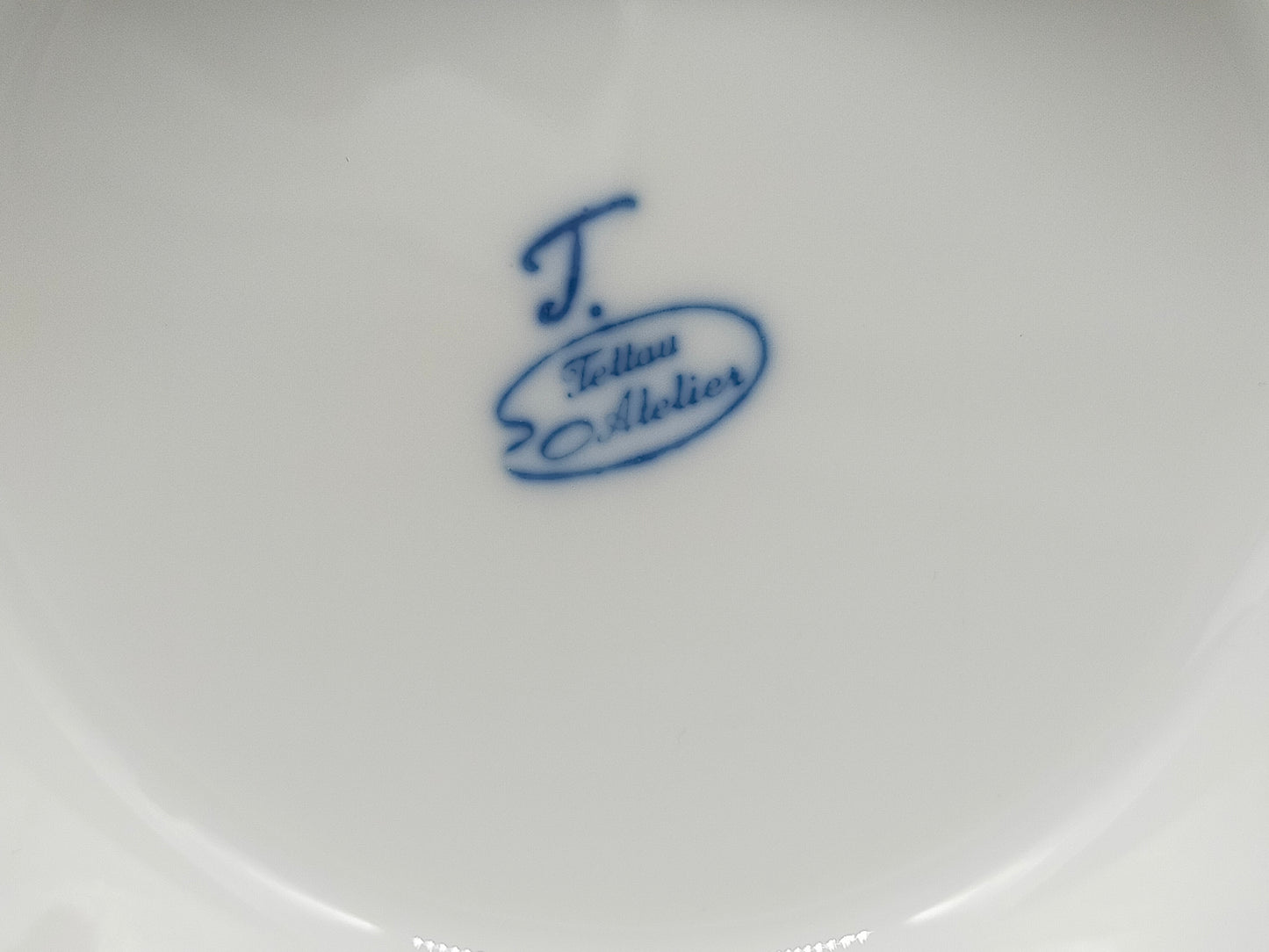 Edle Tettau Atelier Porzellan Vase – Weißes Design in Kelchform