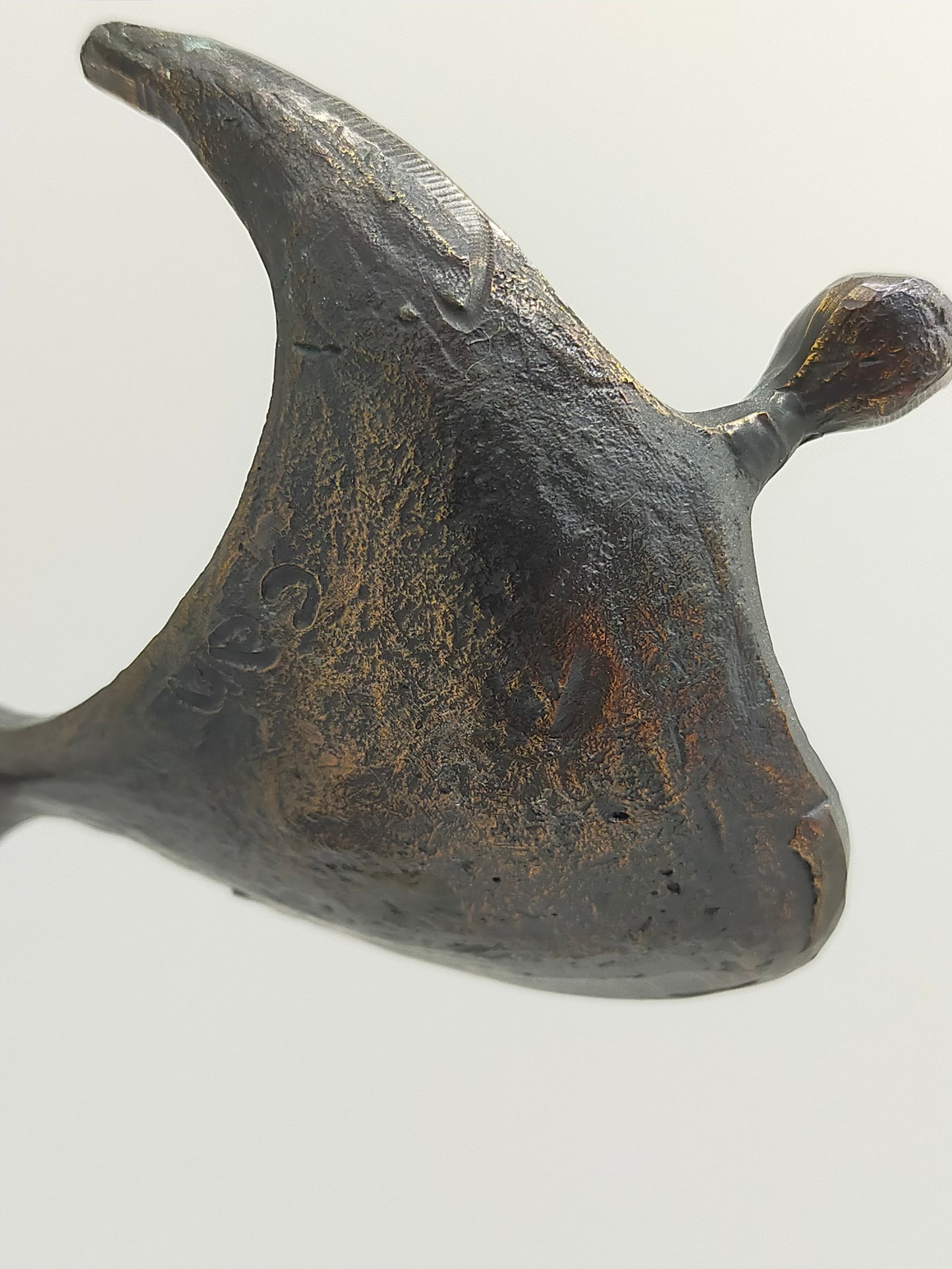 Abstrakte Skulpturen im Set – Künstlerische Bronze Optik