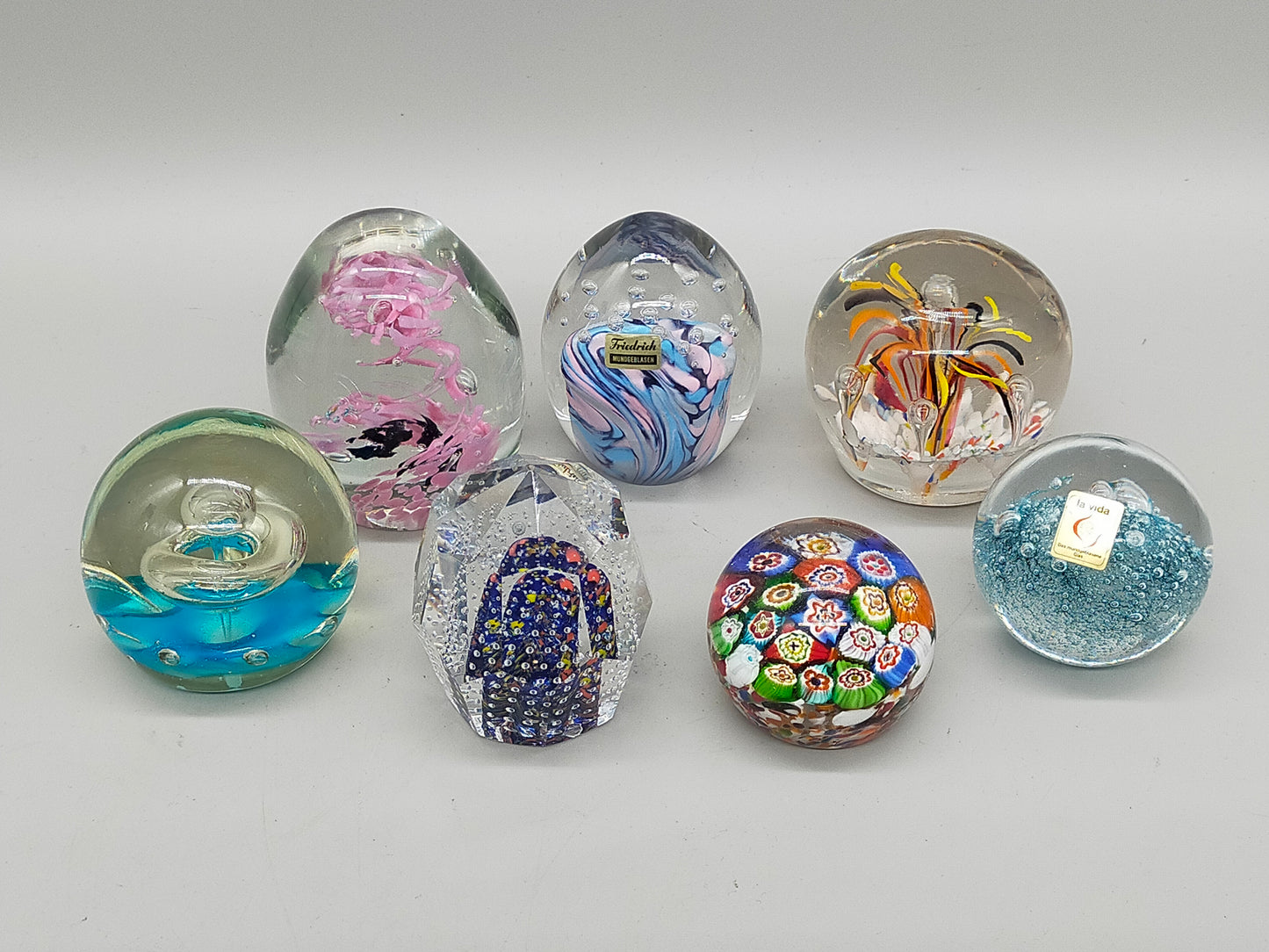 Edler Murano Glas Briefbeschwerer Set – Farbenfrohe Millefiori Kunst