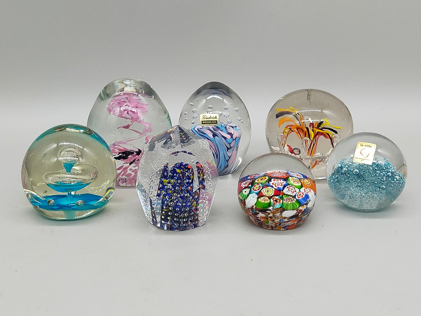 Edler Murano Glas Briefbeschwerer Set – Farbenfrohe Millefiori Kunst