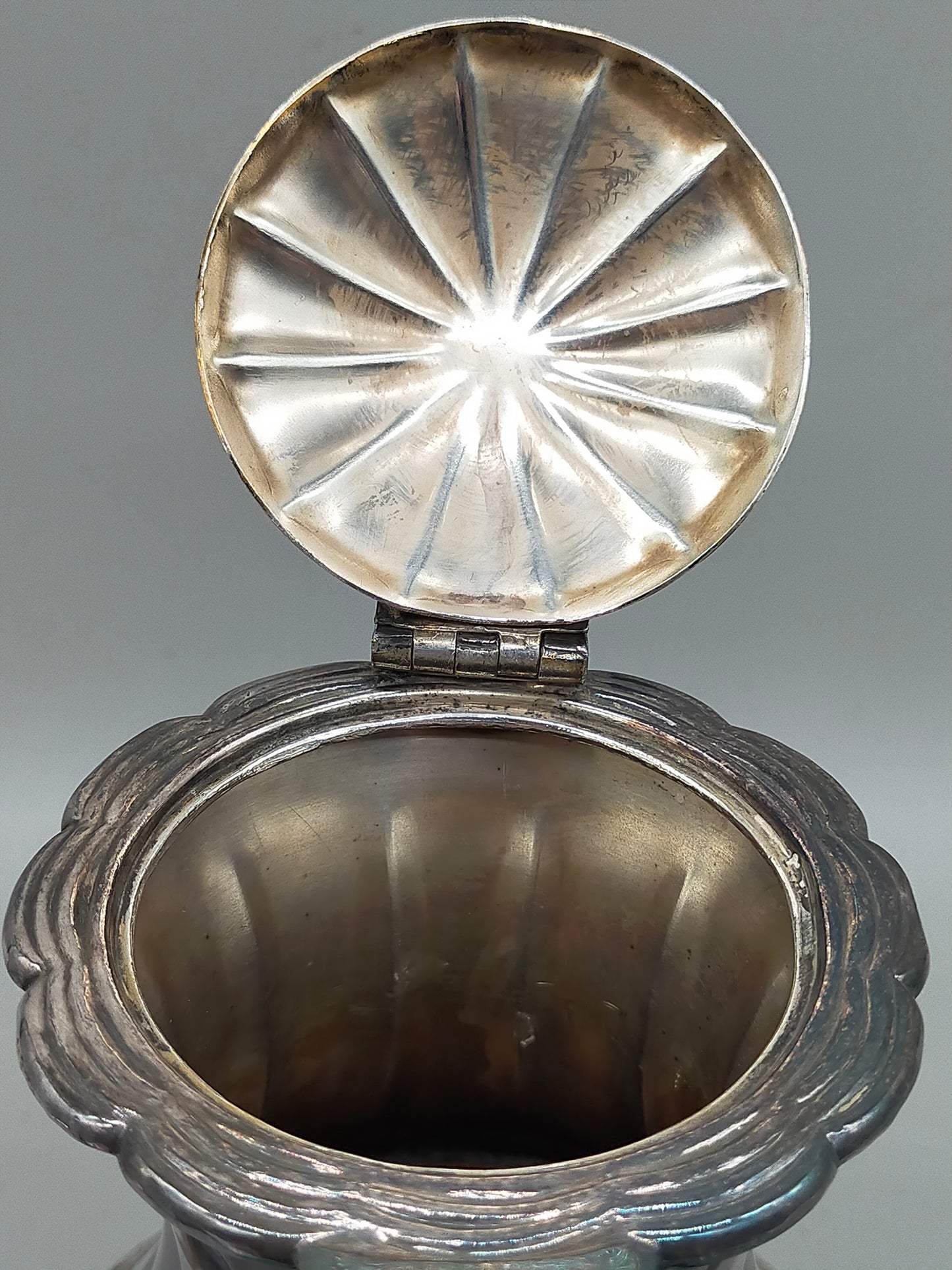 Antike Primrose Plate Kaffeekanne – Versilbert auf Kupfer