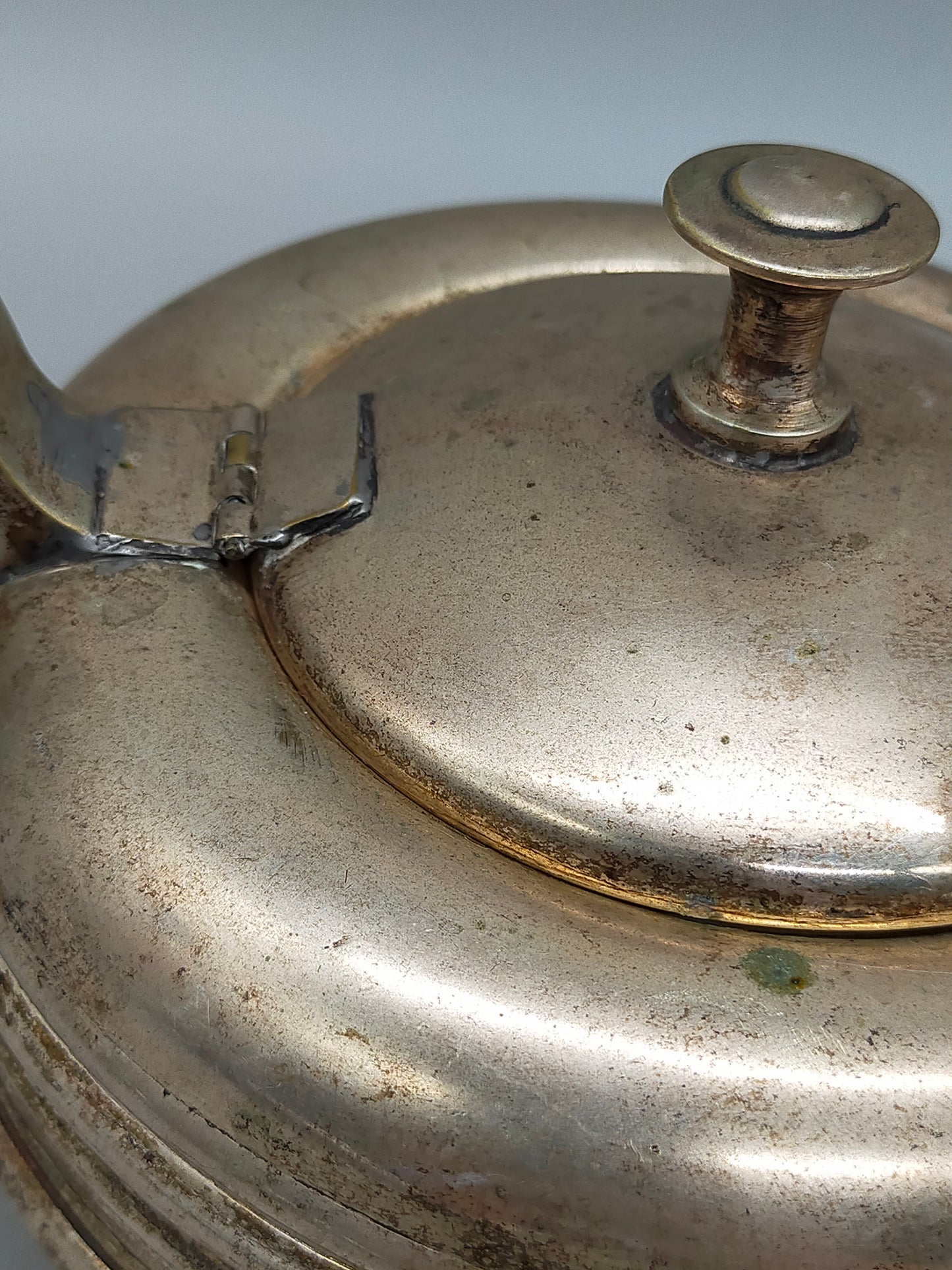 Antike versilberte Teekanne – Klassisches Design