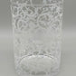 Stilvolle Glas Vase mit weißem Rankenmuster – Tischdeko