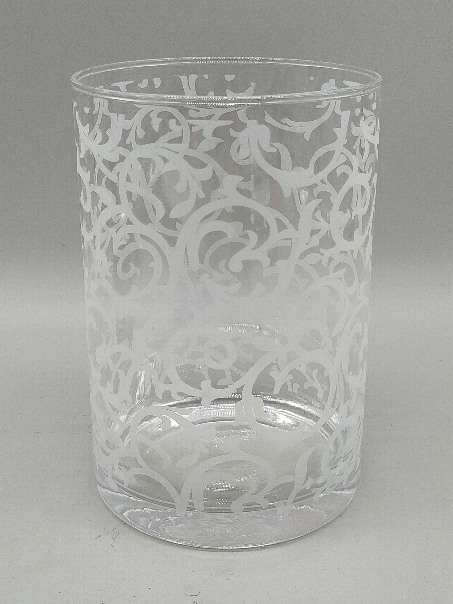Stilvolle Glas Vase mit weißem Rankenmuster – Tischdeko