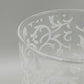 Stilvolle Glas Vase mit weißem Rankenmuster – Tischdeko