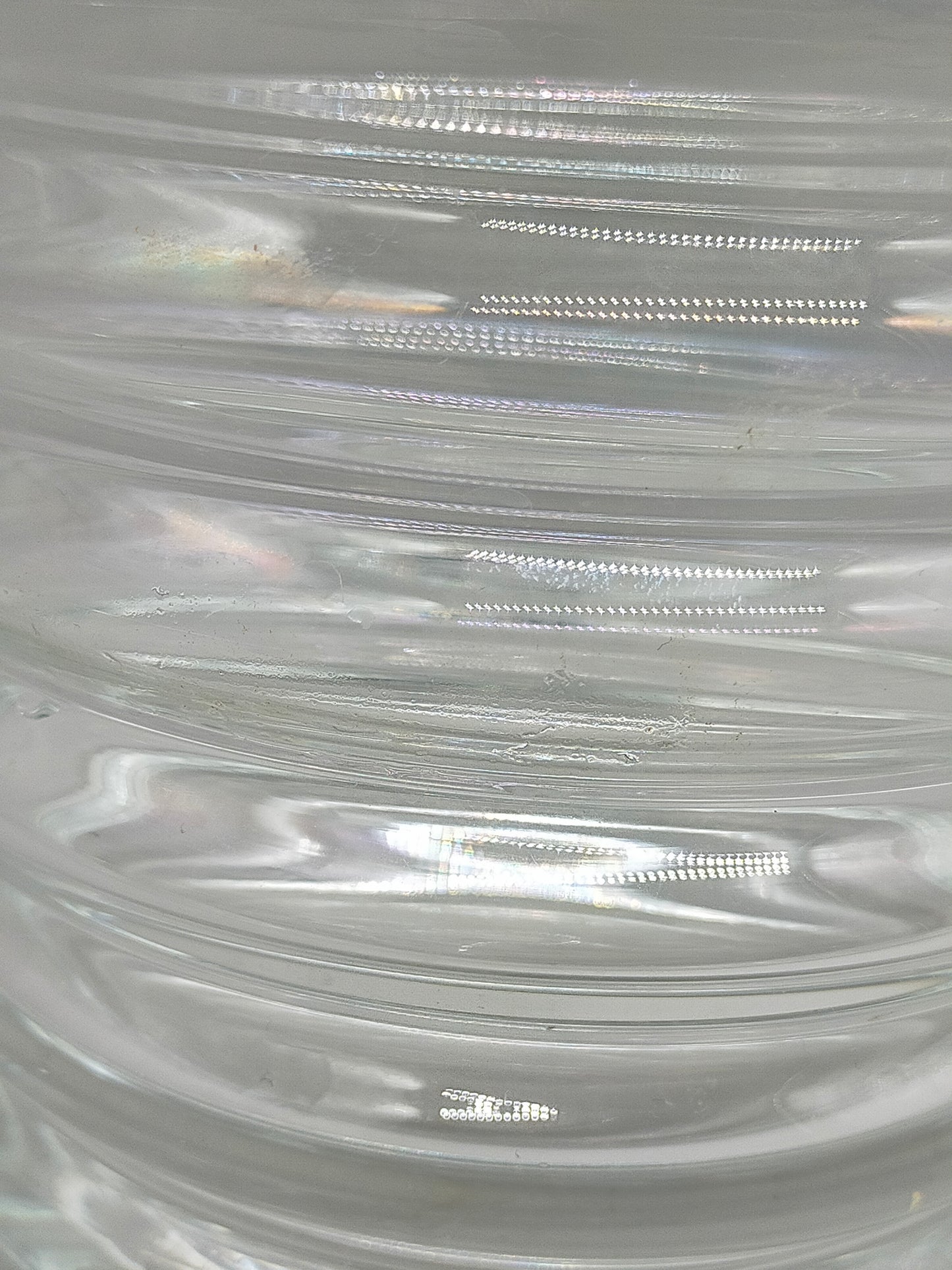 Stilvolle Glasvase – Mundgeblasen mit modernem Riffeldesign