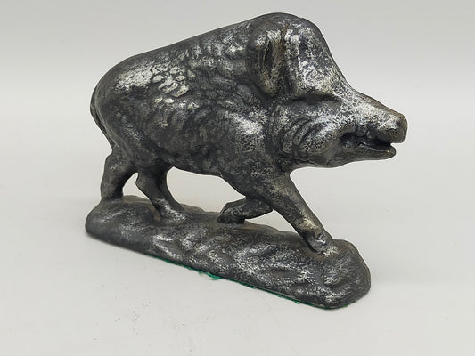 Rustikale Wildschwein Skulptur – Massive Tierfigur aus Gusseisen