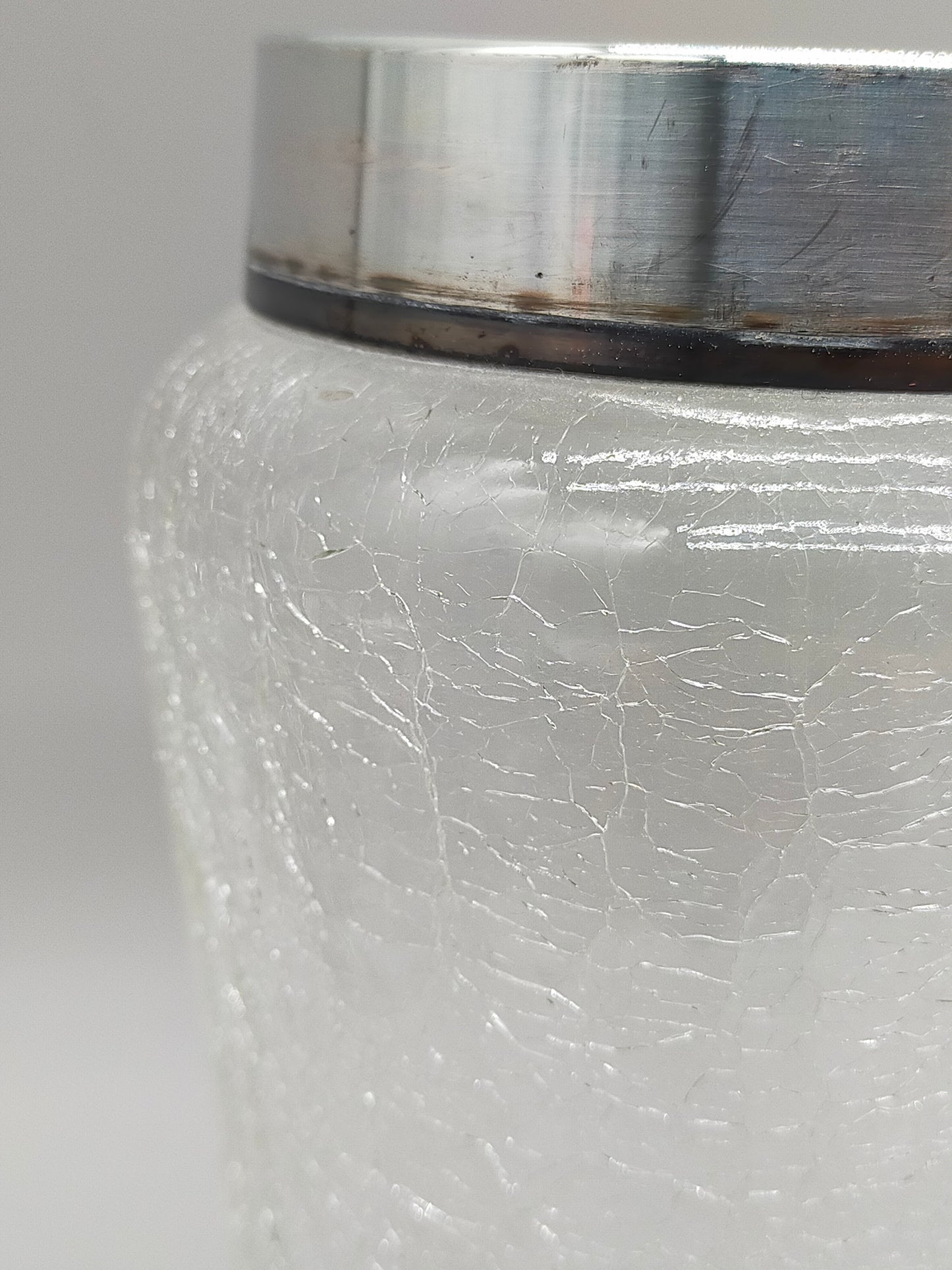 Vintage Cocktailshaker aus Crackle-Glas – Mid-Century Bar-Accessoire
