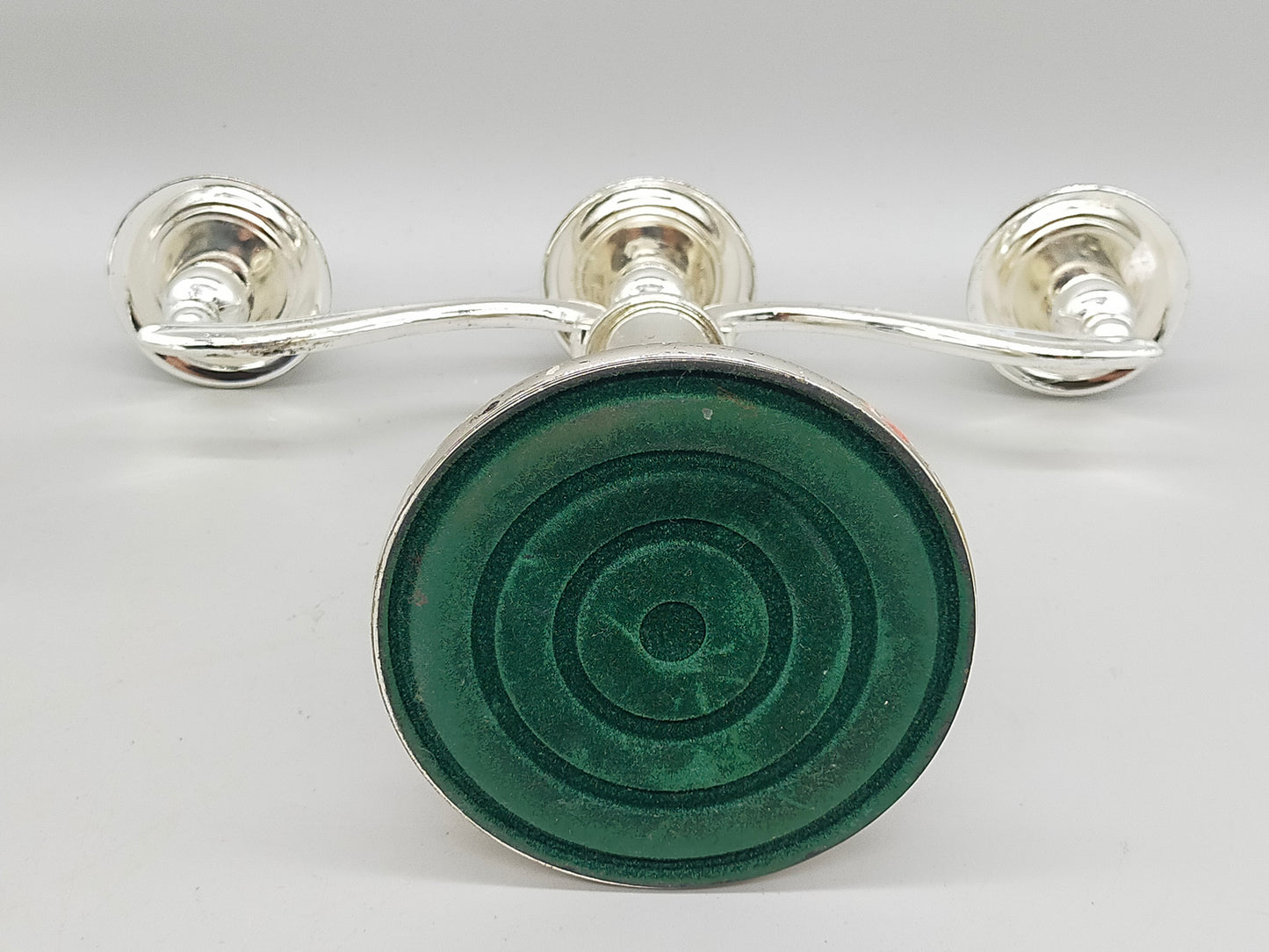 Elegante Versilberte Kerzenständer – Klassisches Set im Perlenrand Design