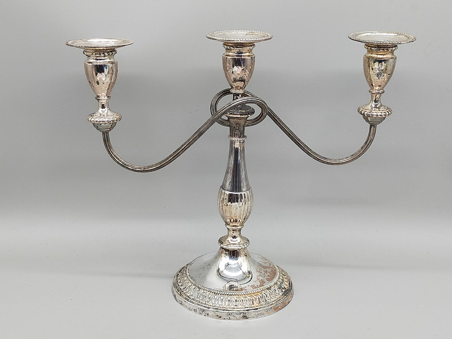 Edler Viners of Sheffield Kerzenleuchter – 3-flammig im Vintage-Stil - Versilbert