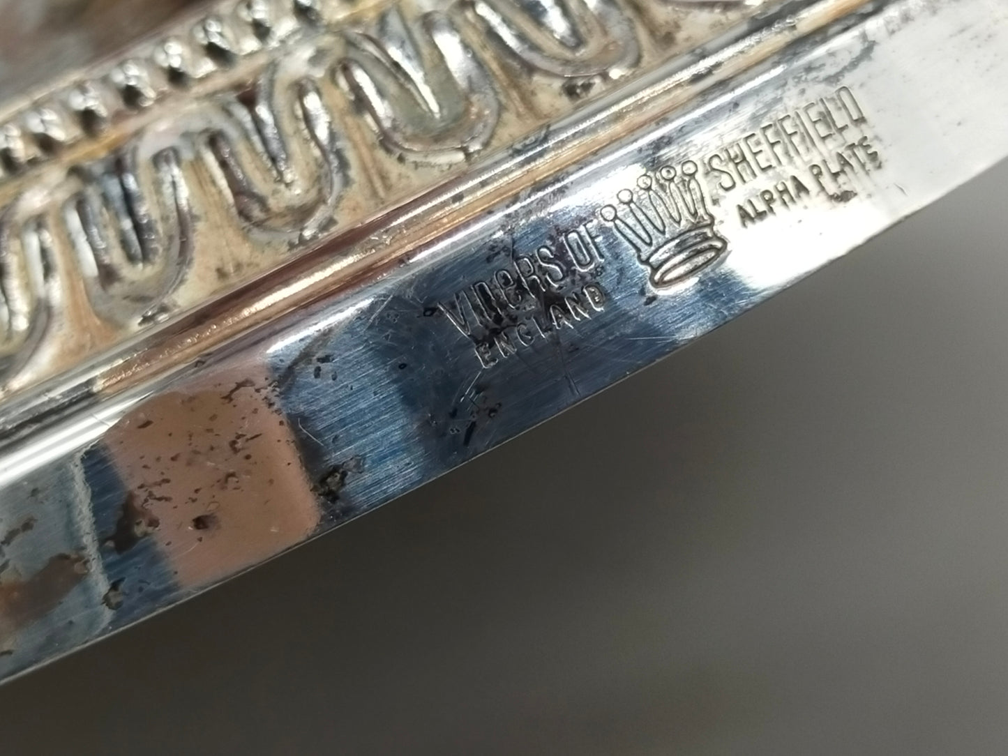 Edler Viners of Sheffield Kerzenleuchter – 3-flammig im Vintage-Stil - Versilbert