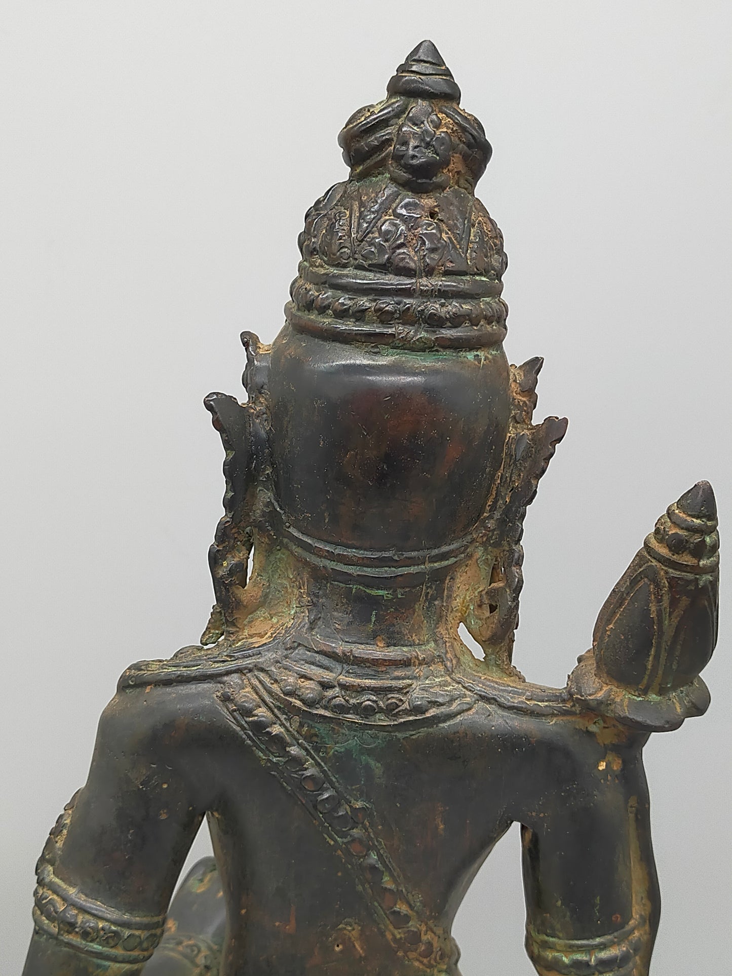 Antike Bronze Statue Phareon Lady – Stehende Figur im Khmer Stil