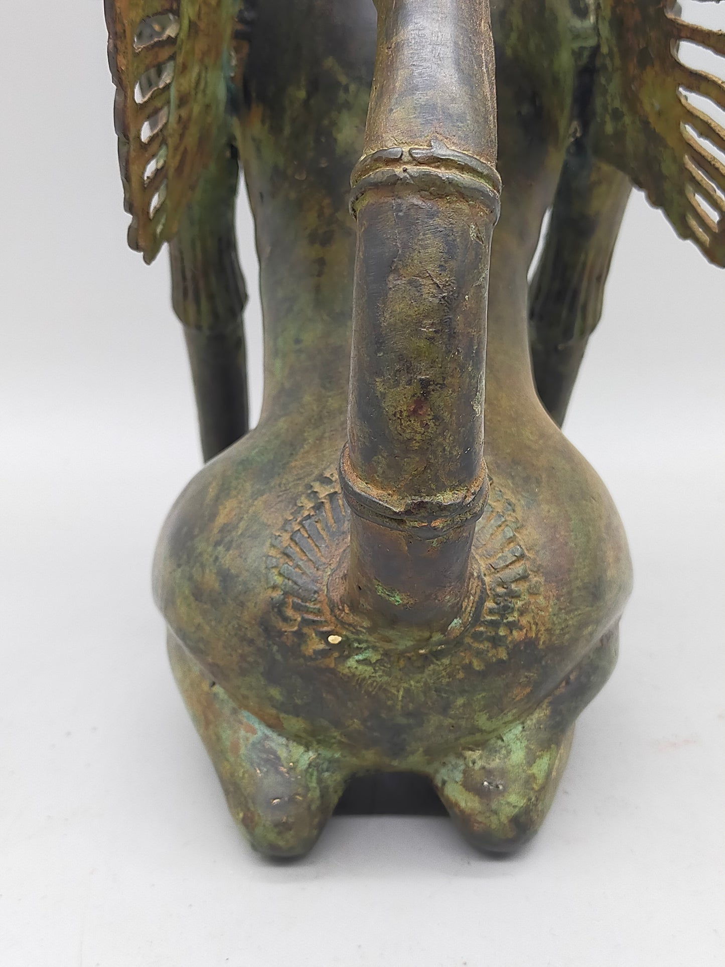 Antike Bronze Skulptur Geflügelter Löwe – Mystische Wächterfigur