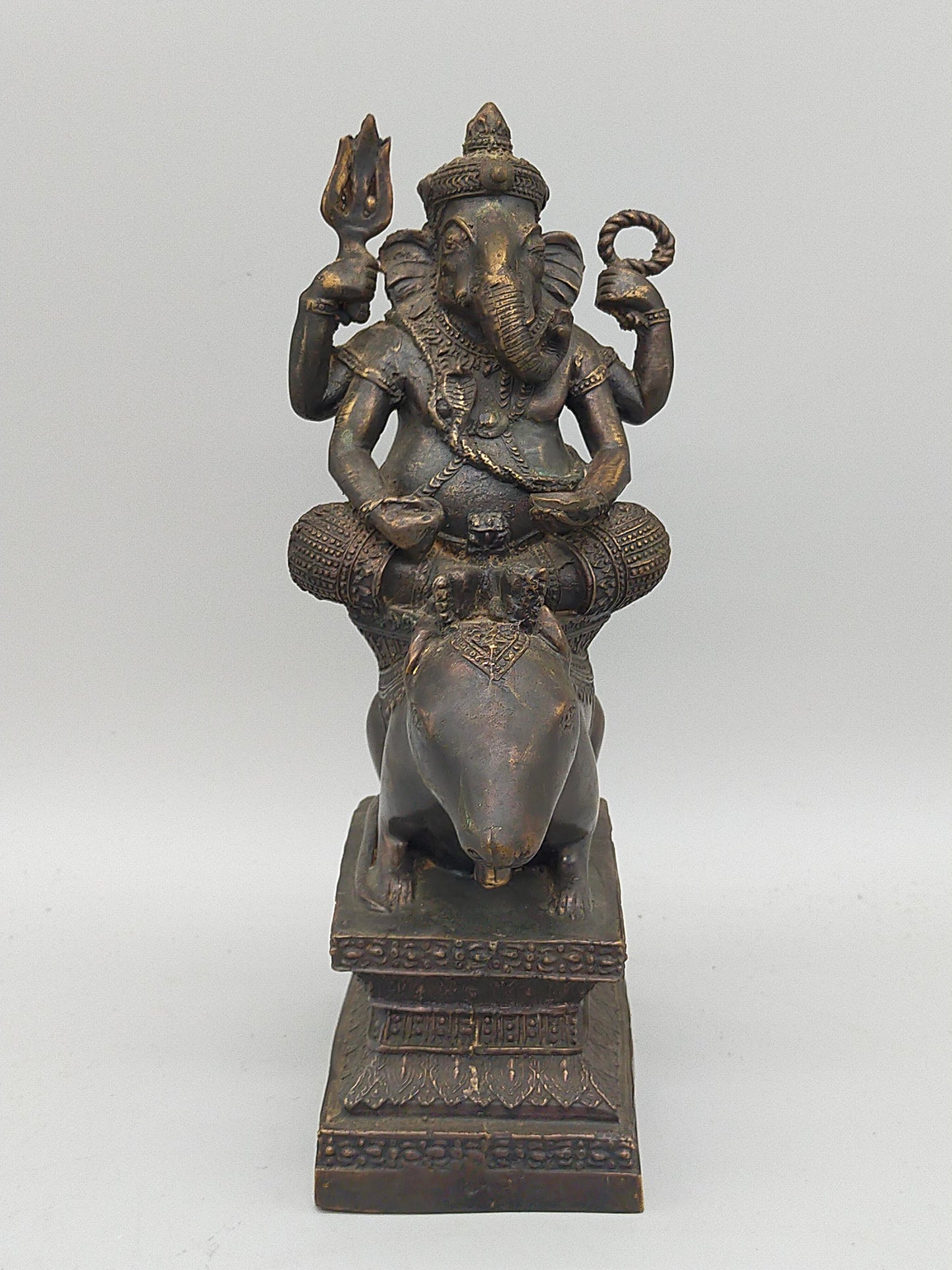 Antike Ganesha Statue auf Ratte – Detailreiche Bronze Figur aus Indien