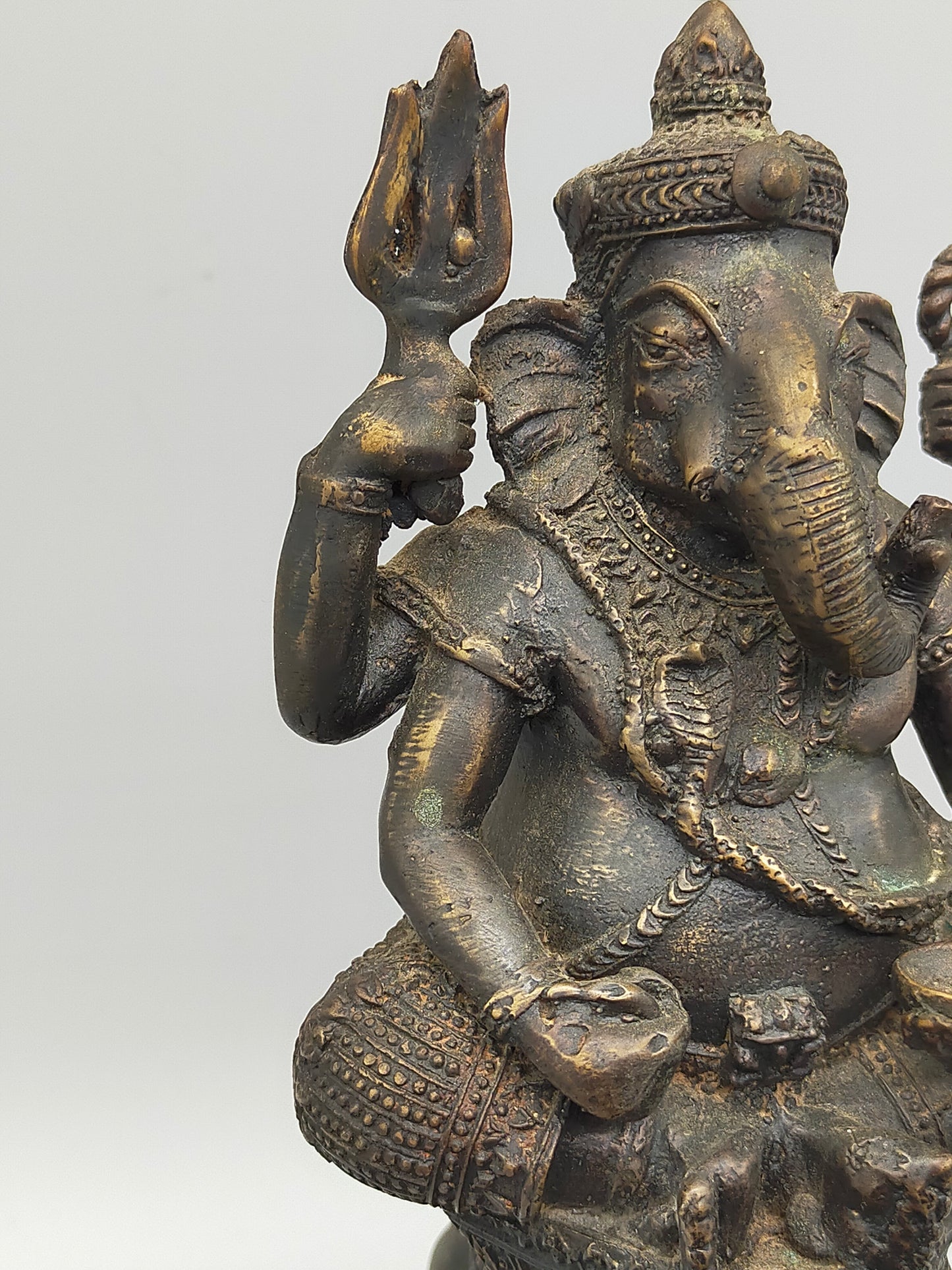 Antike Ganesha Statue auf Ratte – Detailreiche Bronze Figur aus Indien