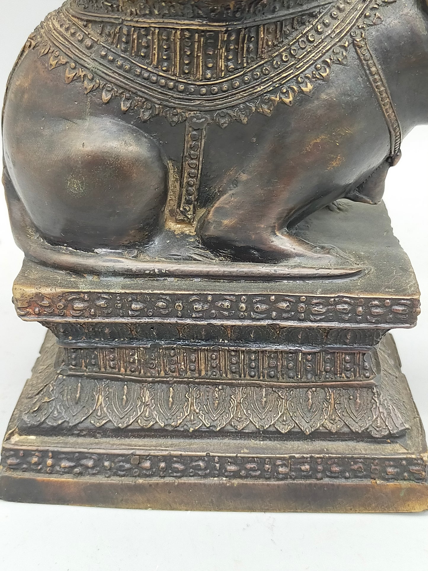 Antike Ganesha Statue auf Ratte – Detailreiche Bronze Figur aus Indien
