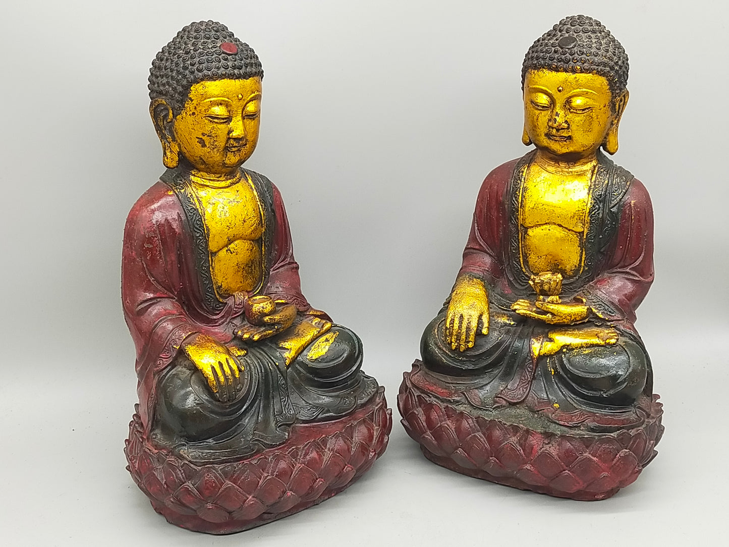 Exklusives Buddha-Figuren Set – Goldfarbene Akzente & Meditative Ruhe