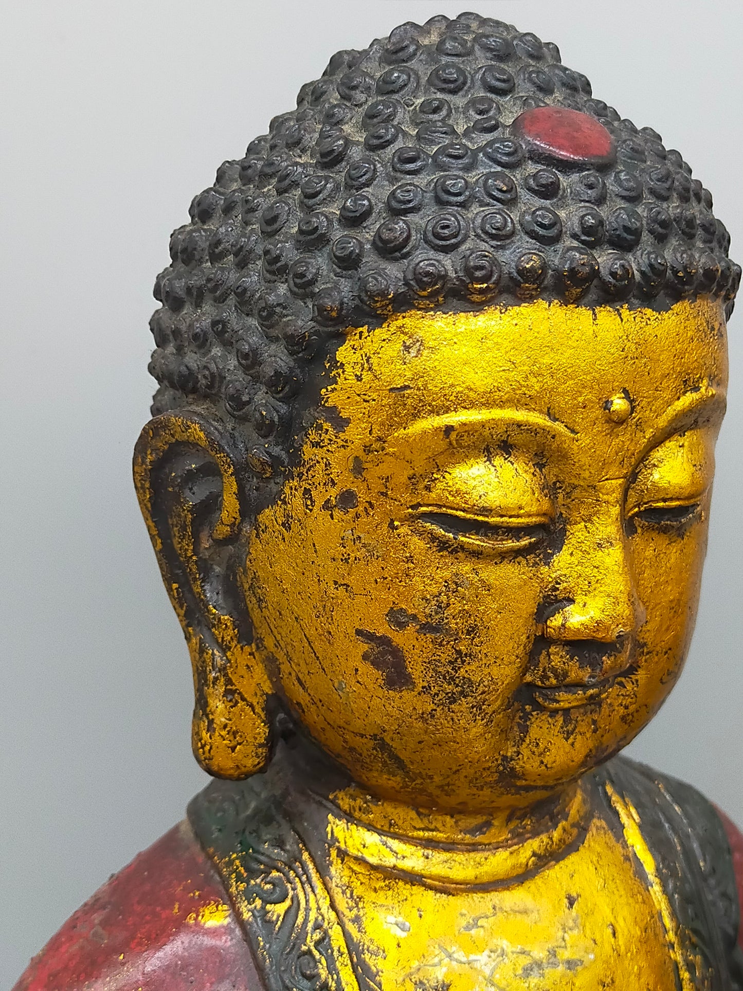 Exklusives Buddha-Figuren Set – Goldfarbene Akzente & Meditative Ruhe