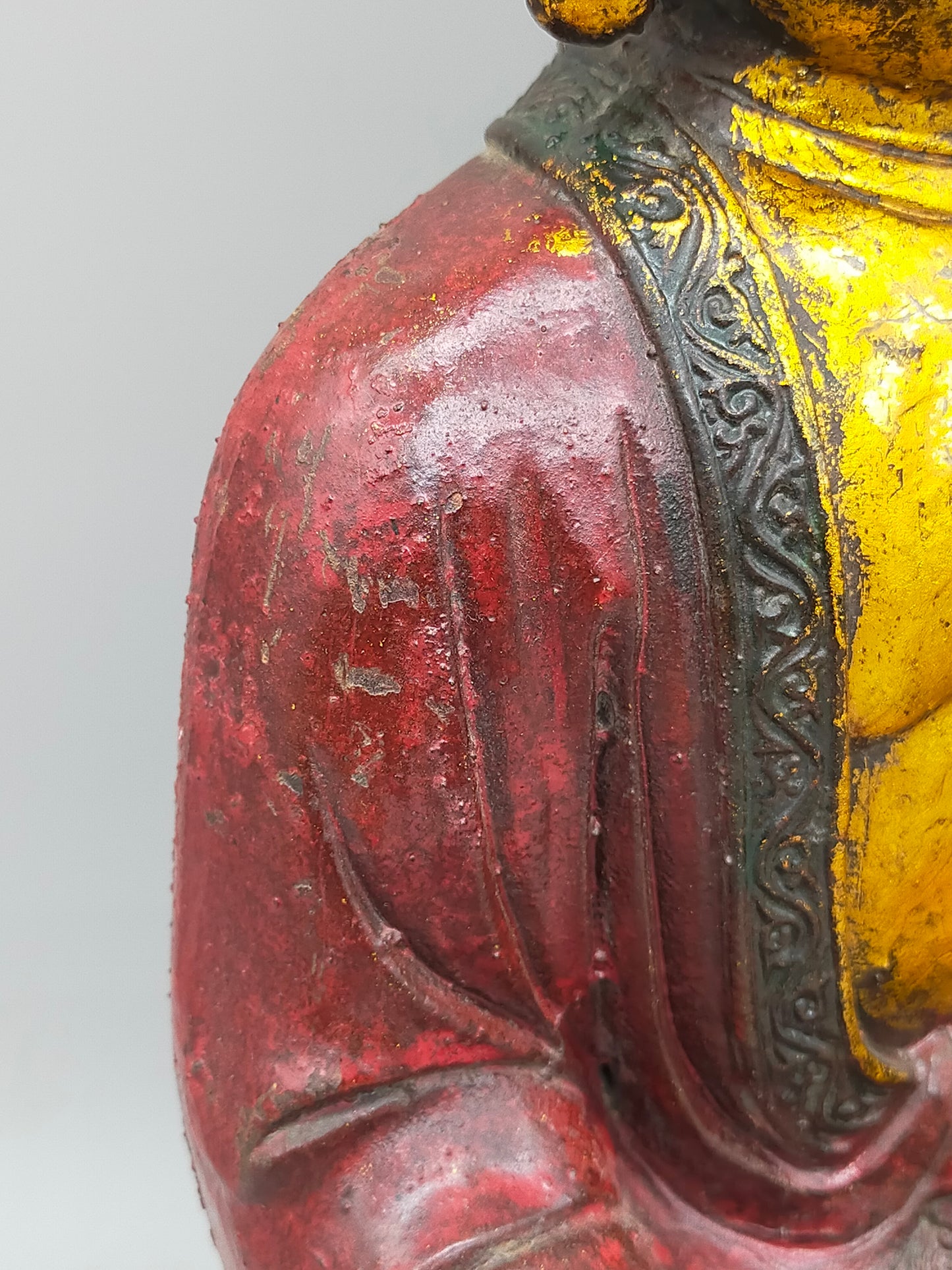 Exklusives Buddha-Figuren Set – Goldfarbene Akzente & Meditative Ruhe