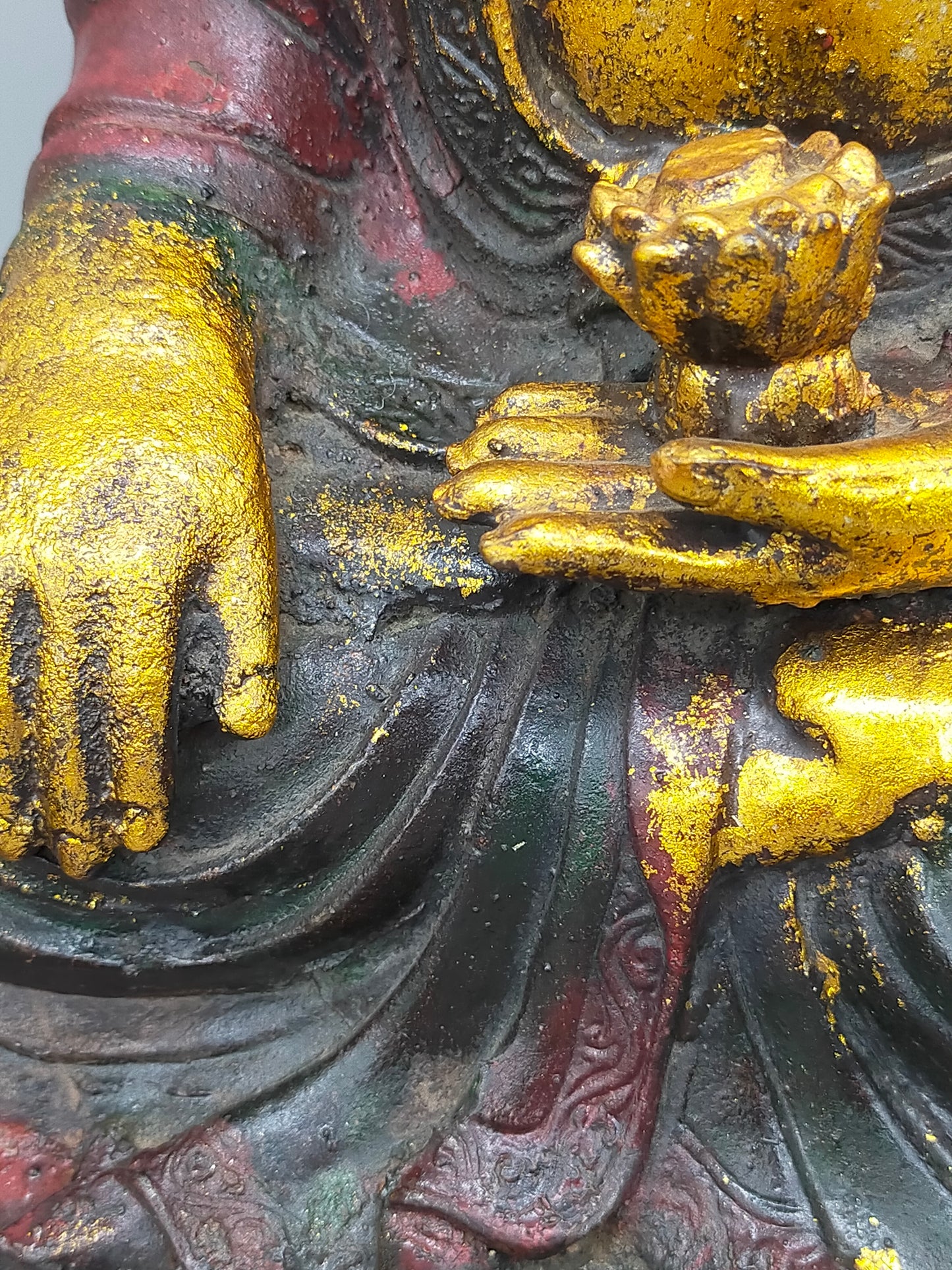 Exklusives Buddha-Figuren Set – Goldfarbene Akzente & Meditative Ruhe