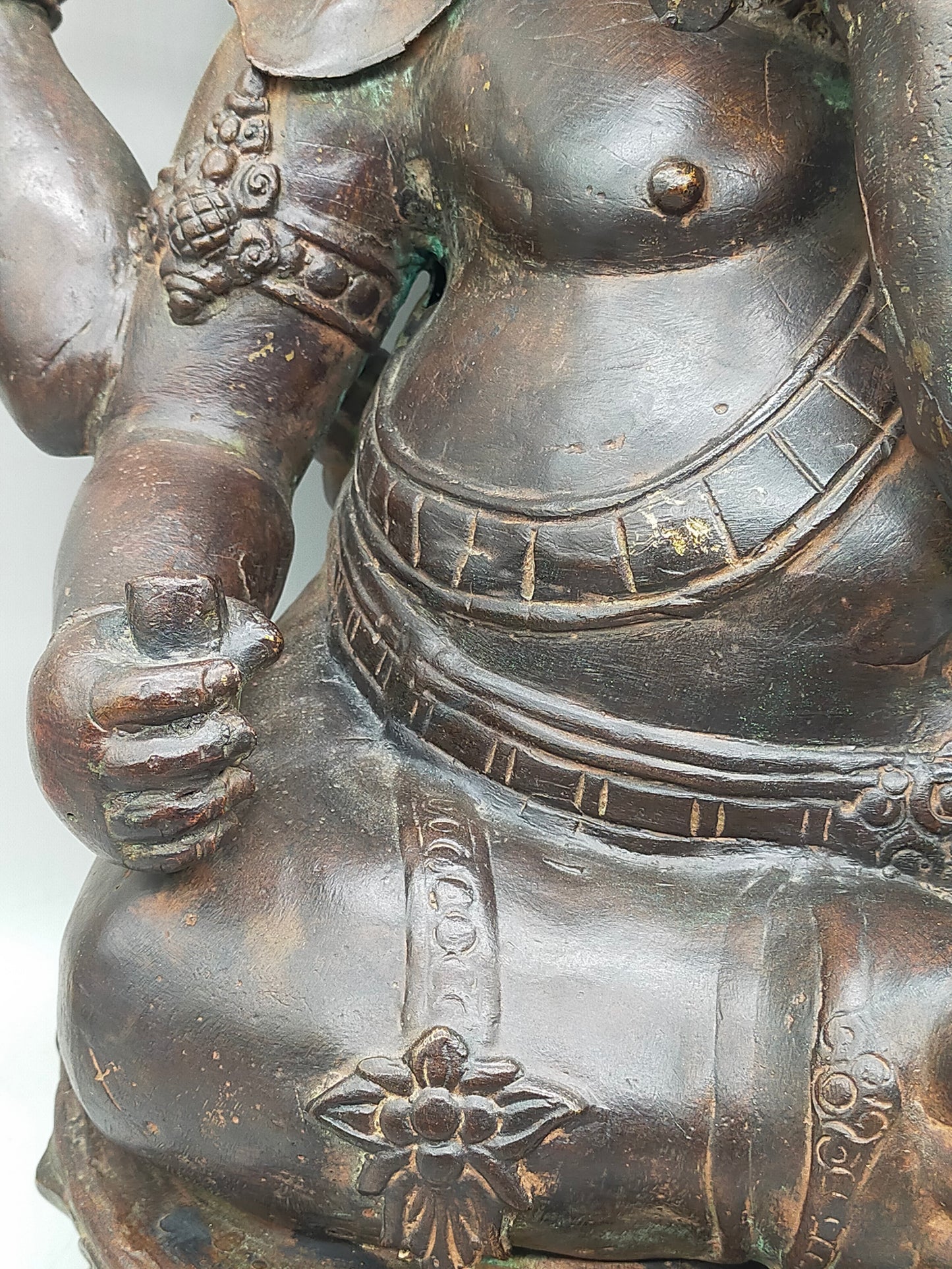 Prunkvolle Ganesha Statue aus Bronze – Spirituelle Eleganz für Ihr Zuhause