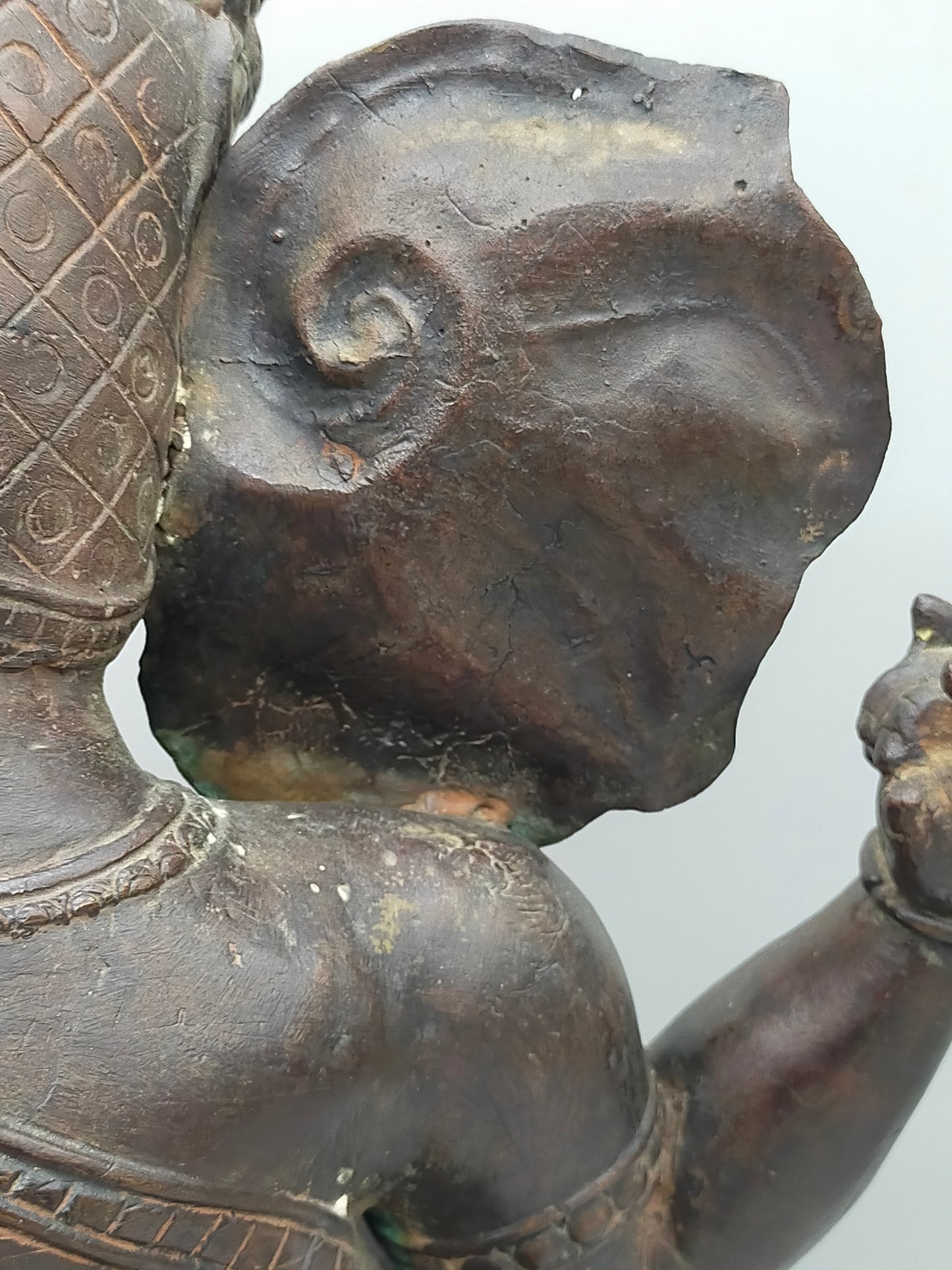 Prunkvolle Ganesha Statue aus Bronze – Spirituelle Eleganz für Ihr Zuhause