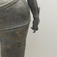 Antike Bronze Statue – Grazile Phareon Frauenfigur auf Lotossockel