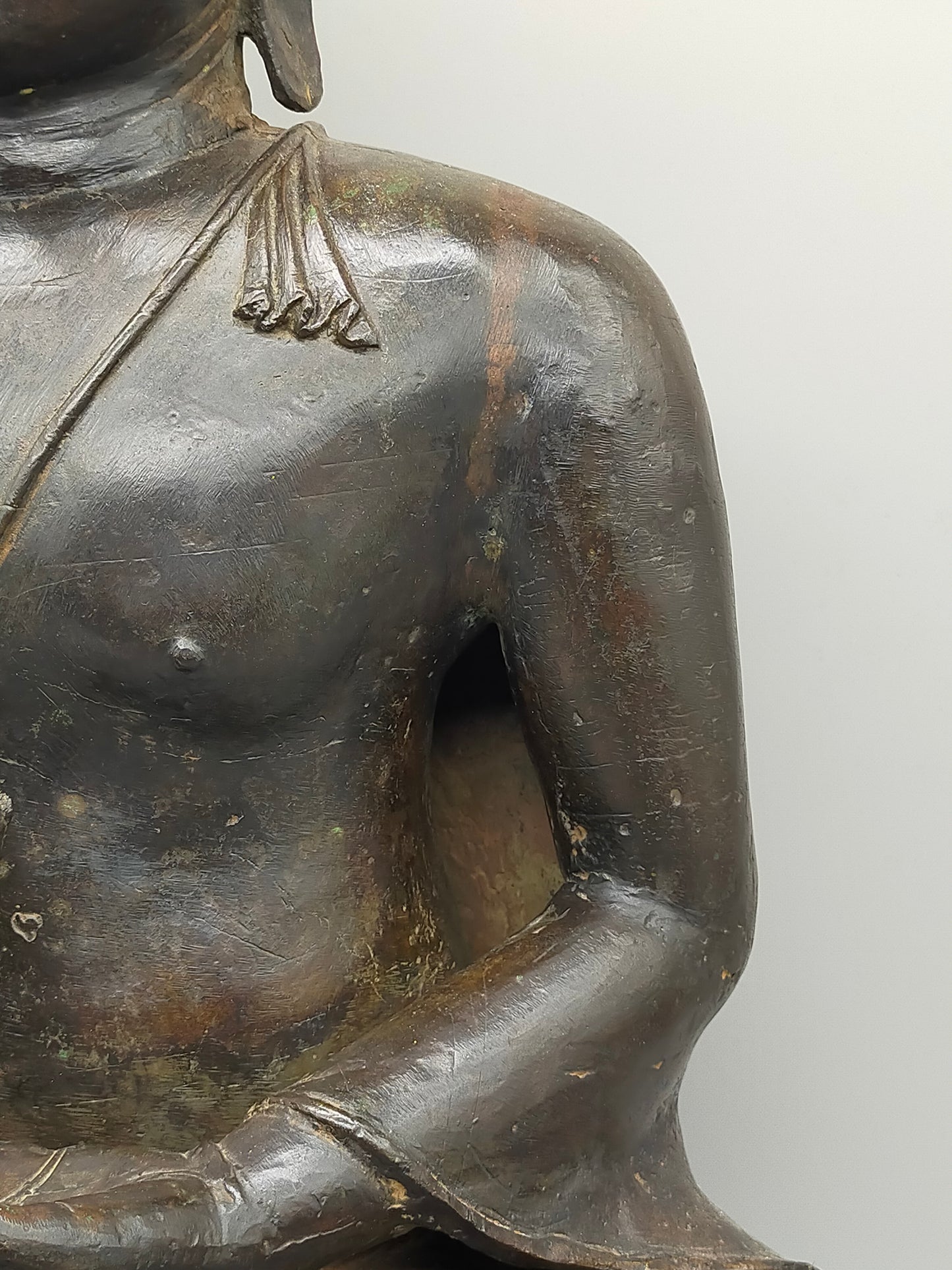 Große Antik Buddha Statue aus Bronze – Spirituelle Dekoration