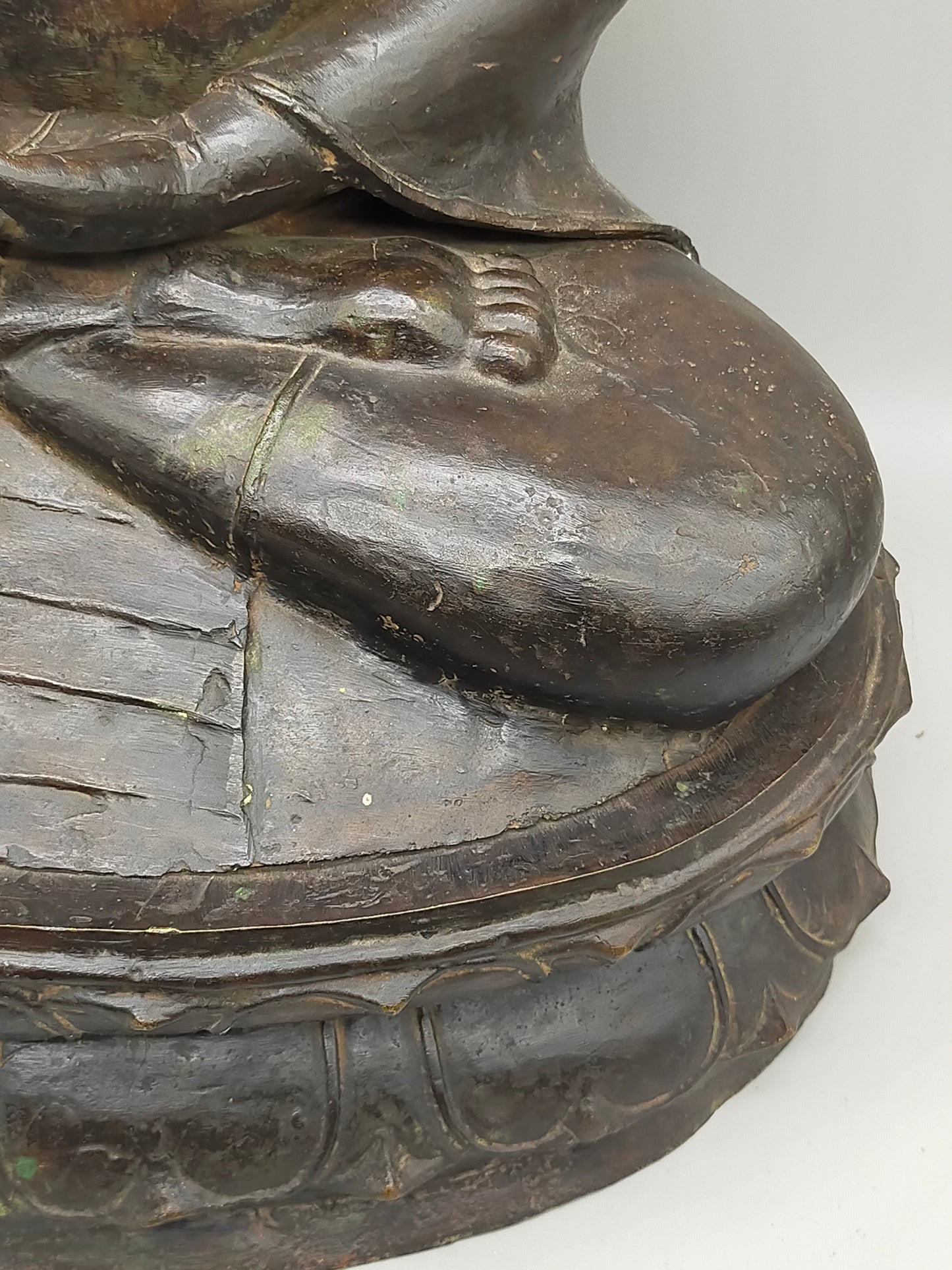 Große Antik Buddha Statue aus Bronze – Spirituelle Dekoration