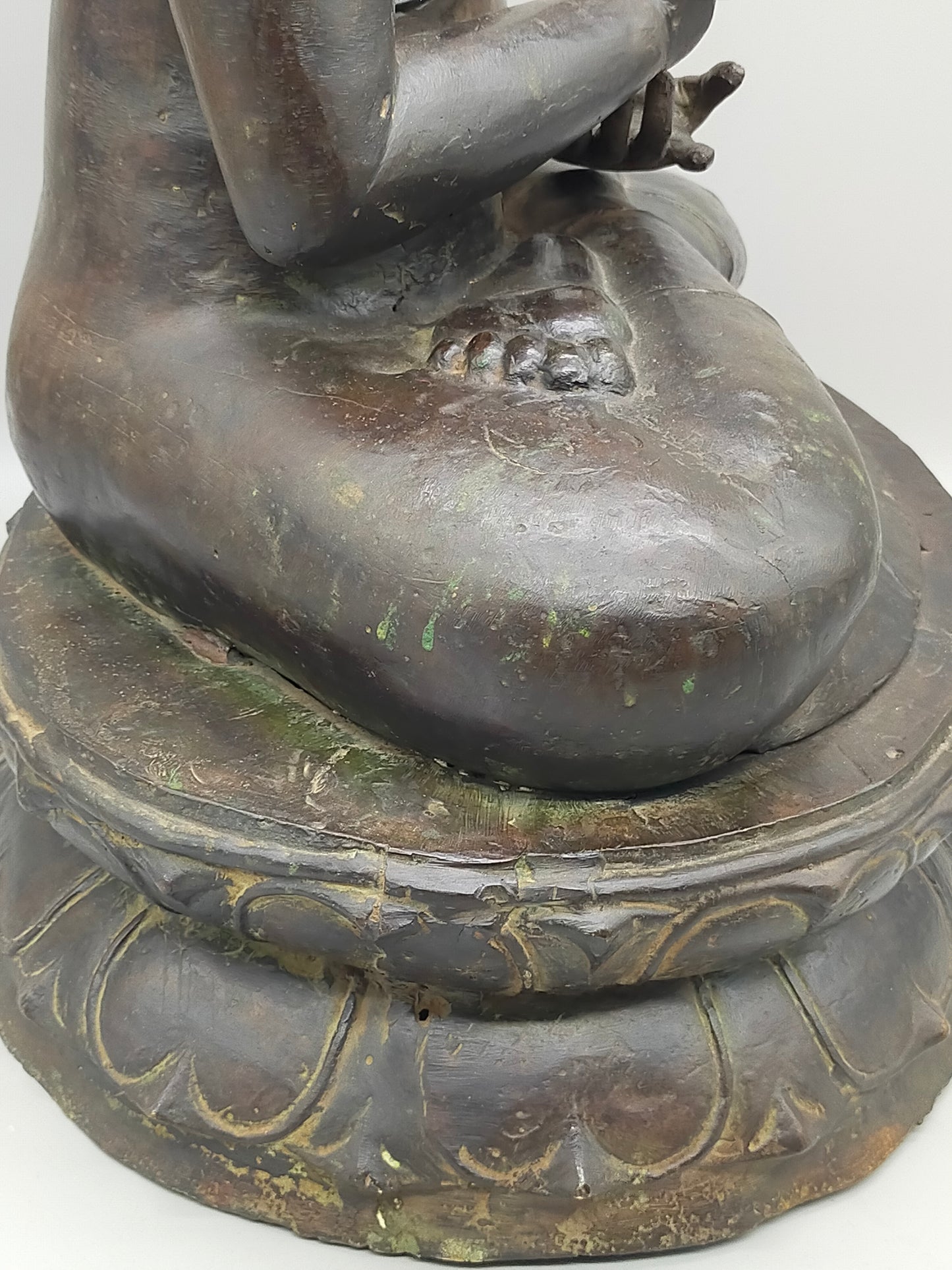 Große Antik Buddha Statue aus Bronze – Spirituelle Dekoration
