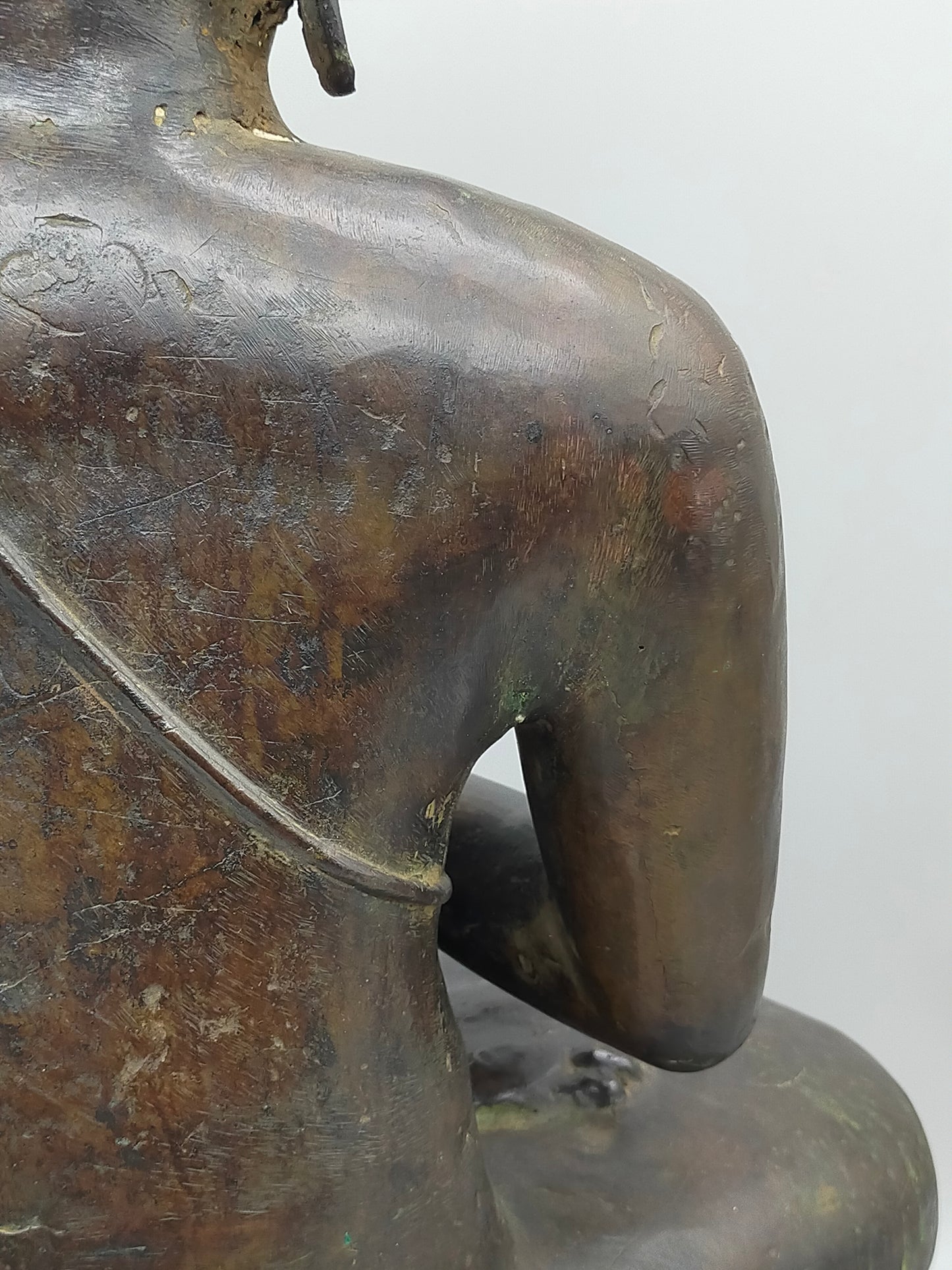 Große Antik Buddha Statue aus Bronze – Spirituelle Dekoration