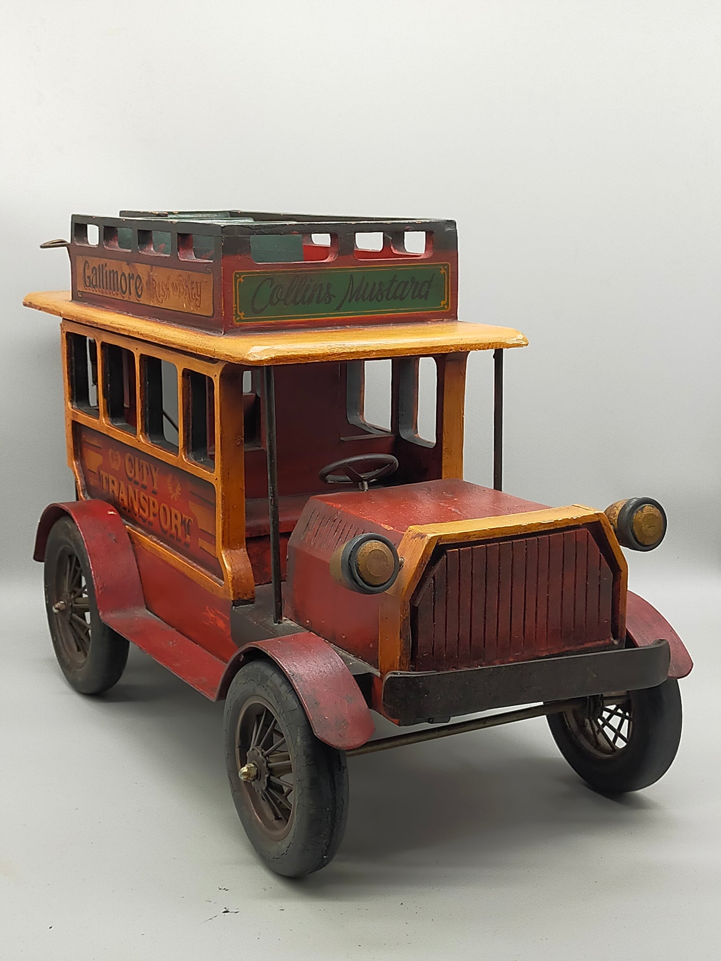 Vintage Holz Bus „City Transport“ – Handgefertigtes Sammlerstück