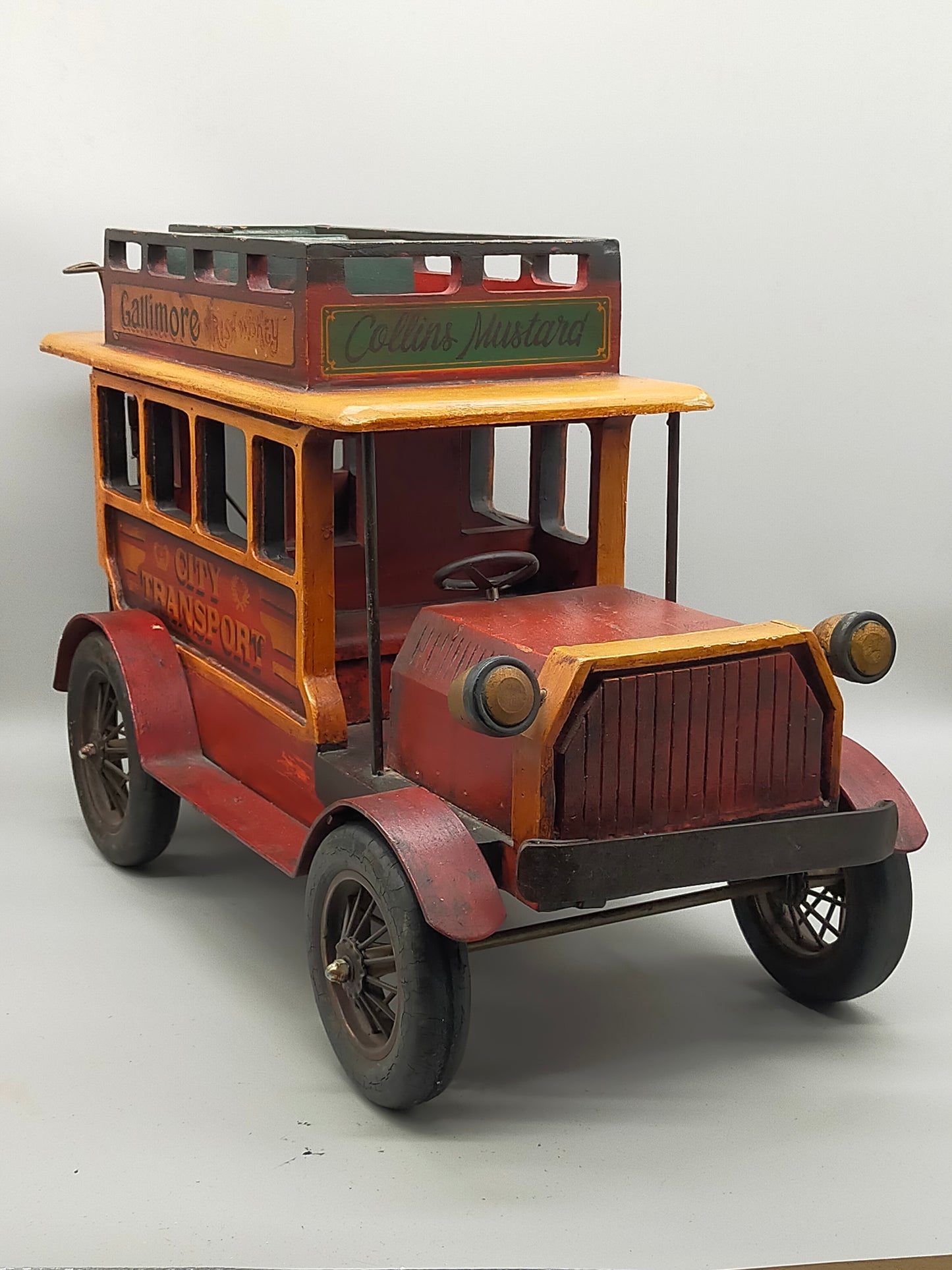 Vintage Holz Bus „City Transport“ – Handgefertigtes Sammlerstück
